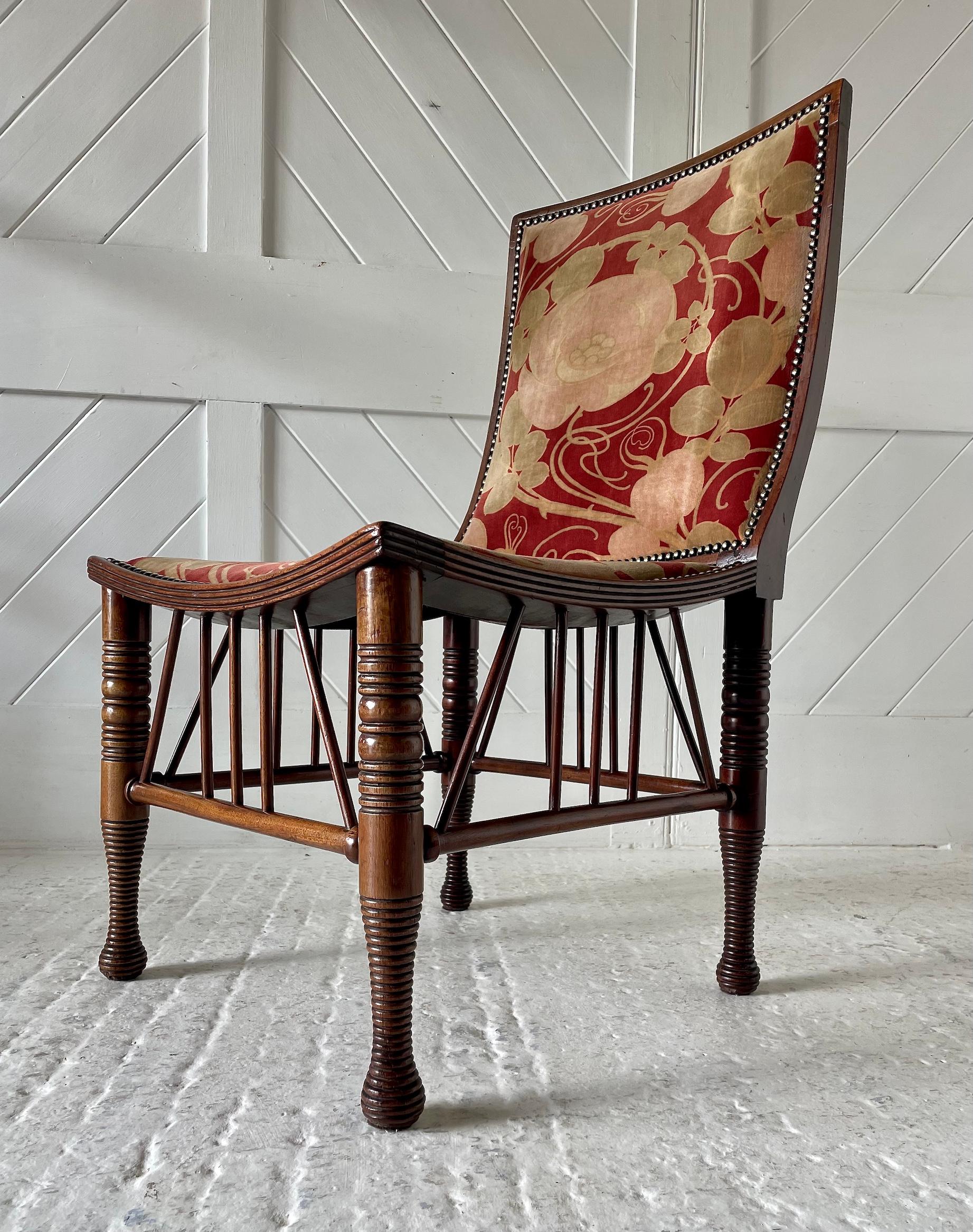 Aesthetic Movement 'Thebes' Chair By Liberty & Co (Englisch) im Angebot