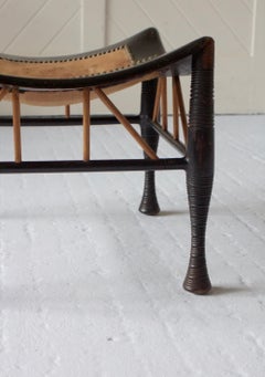 Sgabello Aesthetic Movement 'Thebes' di Liberty & Co.