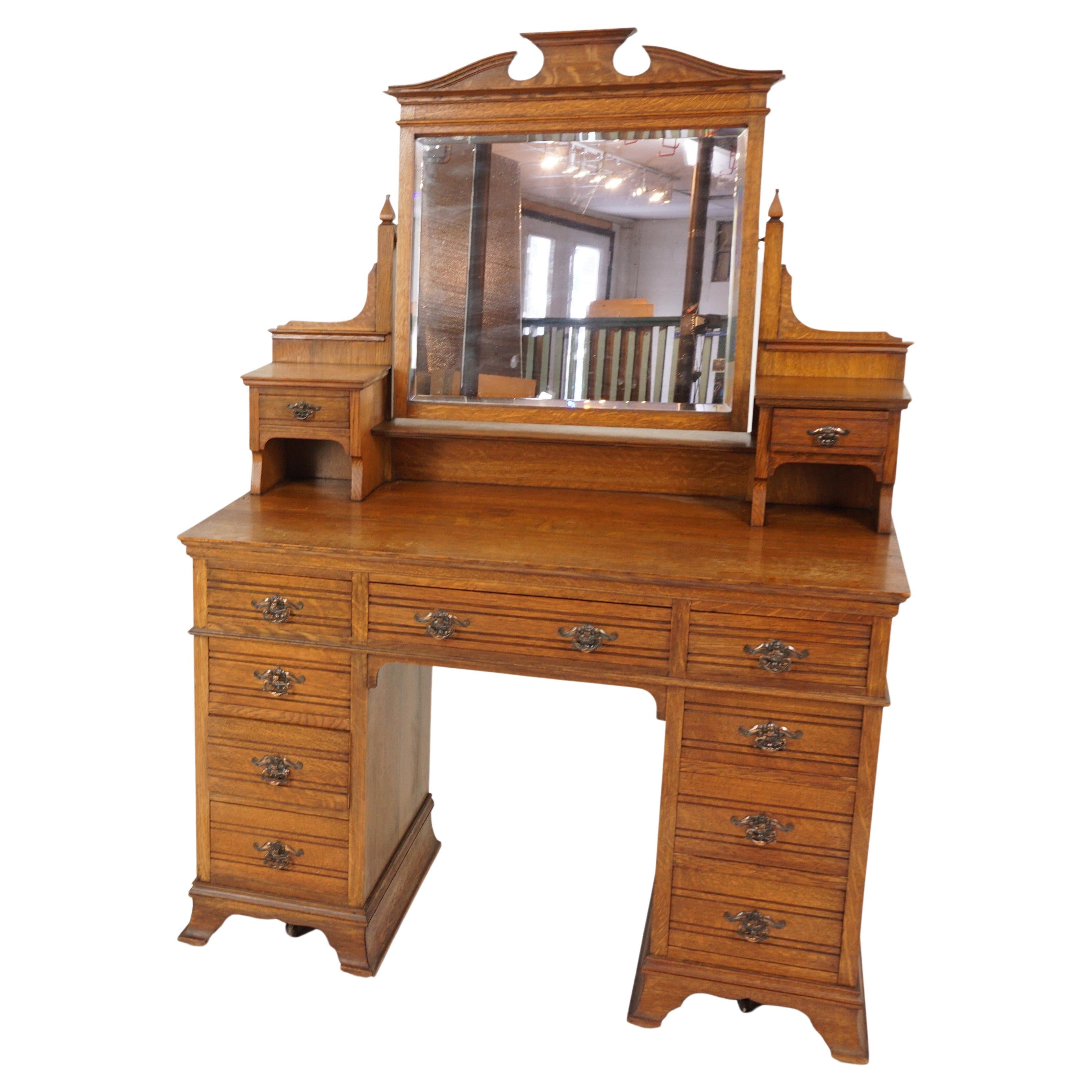 Aesthetic Movement Tiger Oak Vanity, Maple & Co. London, England 1900, H538 For Sale