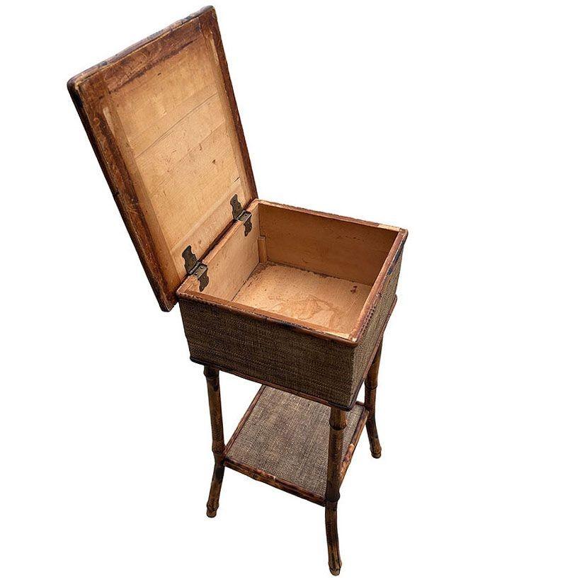 Américain Aesthetic Movement Tortue tigrée Bambou & Grassmat Pedestal Table Boîte de rangement en vente