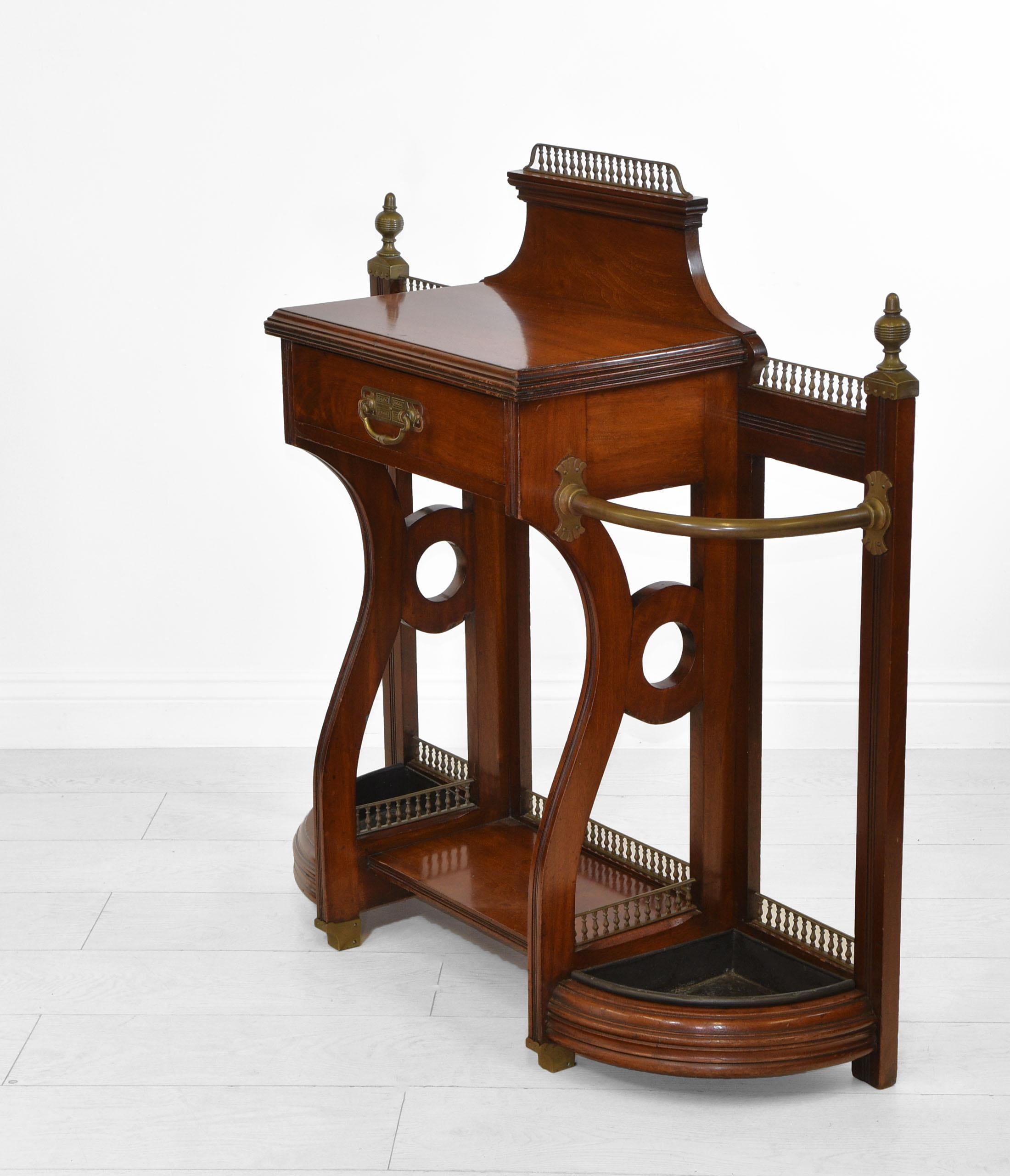 Aesthetic Movement, supporto per bastone da sala in noce e ottone, A. James Shoolbred in vendita 2