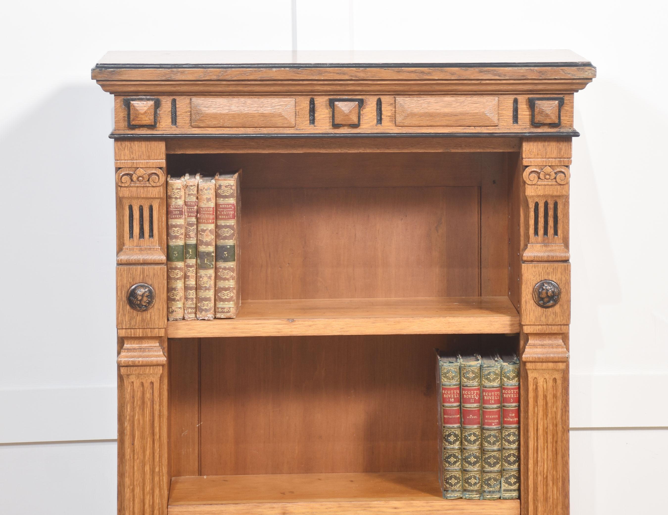 Britannico Libreria a giorno estetica in Oak in vendita