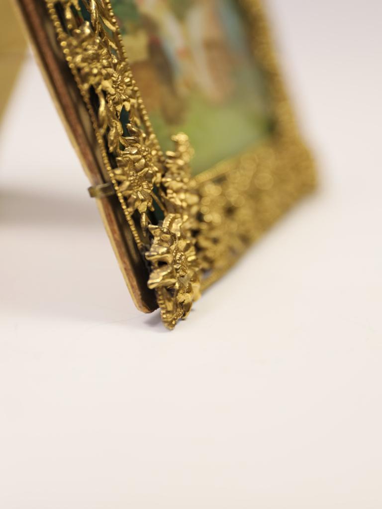 Estéticos Marcos de Ormolu con Estampas 