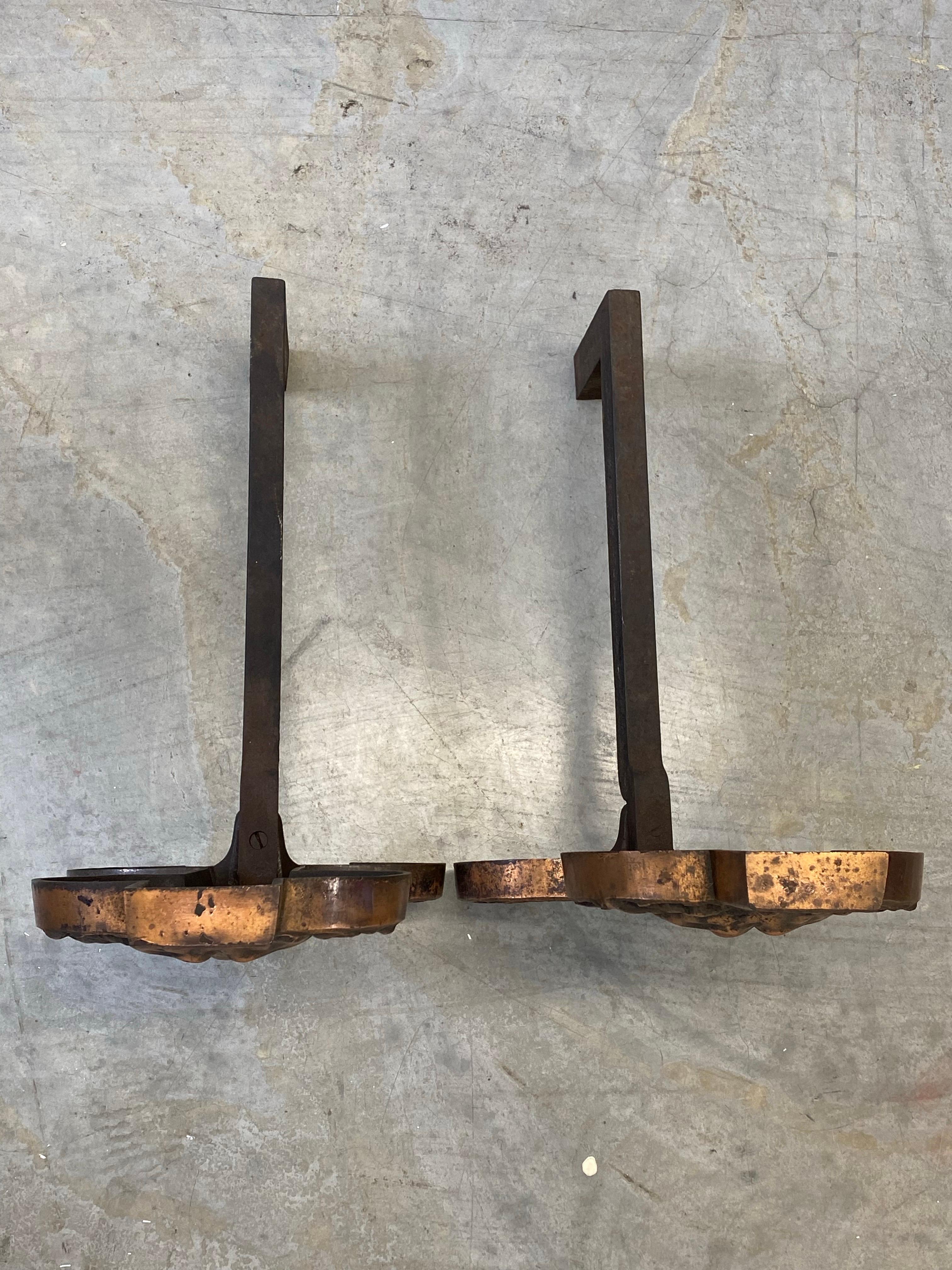 Andirones de león de hierro de época estética de Arthur Osborne para Wellington & Burrage en venta 1