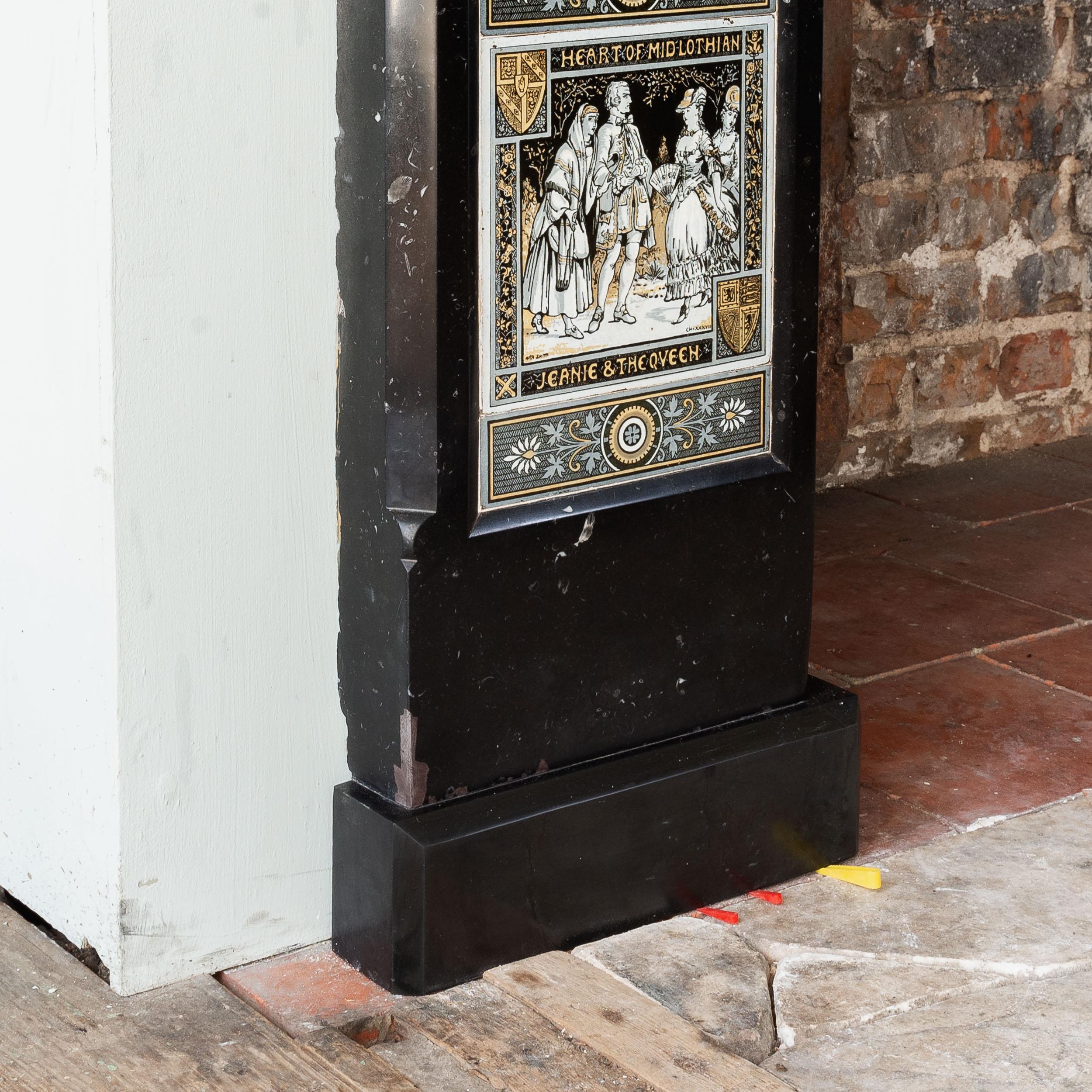 Cheminée en marbre Kilkenny d'époque esthétique avec carreaux Minton en vente 5