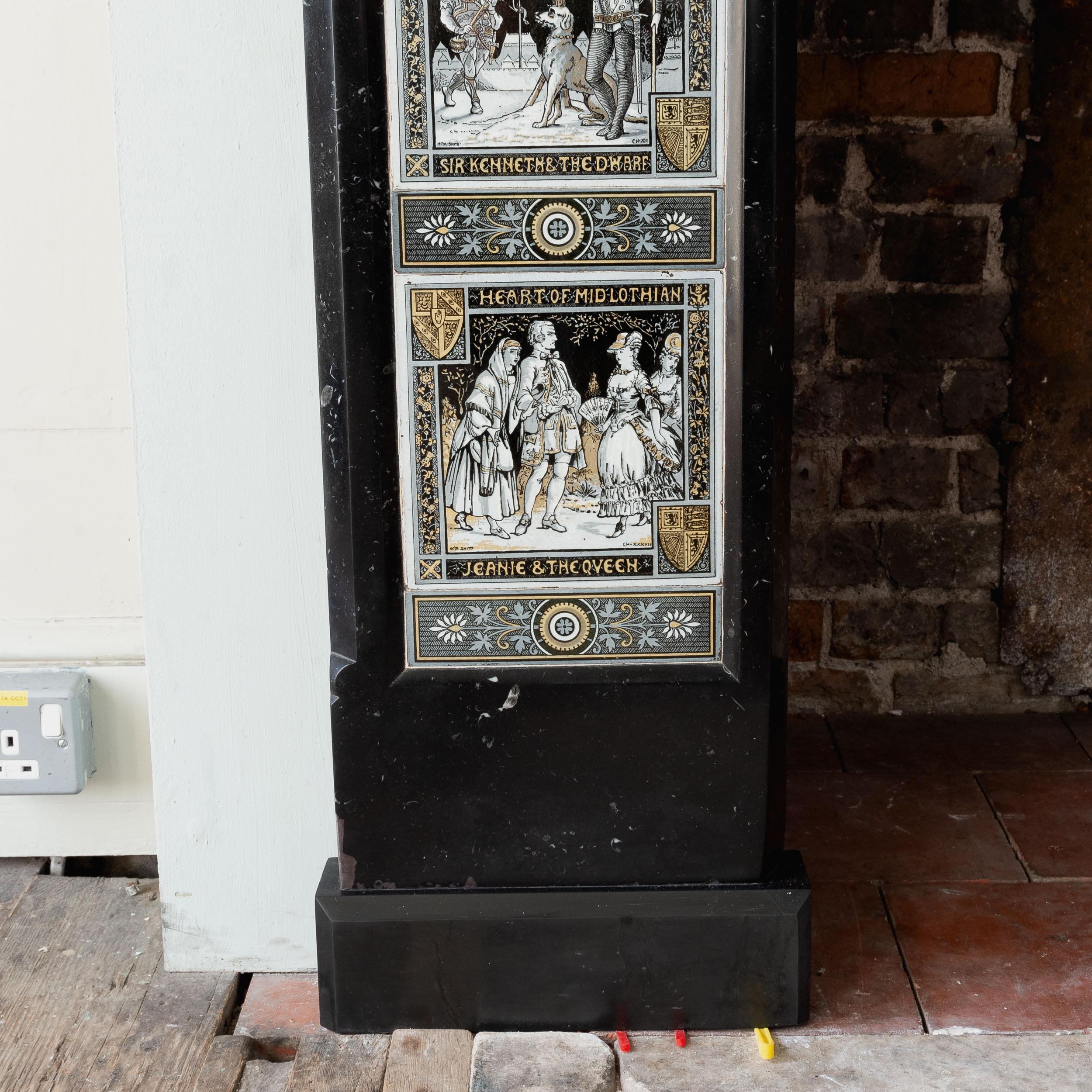 Cheminée en marbre Kilkenny d'époque esthétique avec carreaux Minton en vente 7