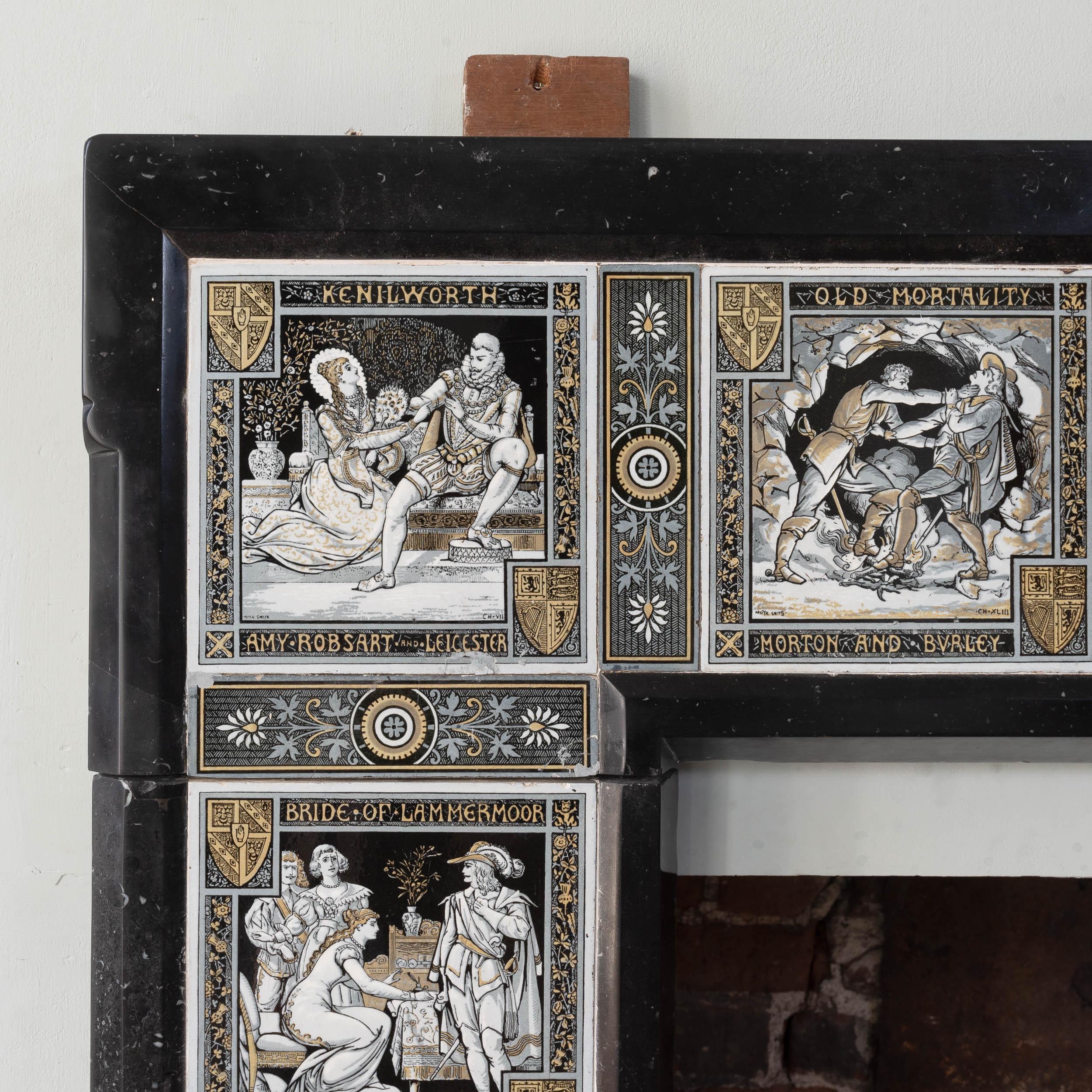 Mouvement esthétique Cheminée en marbre Kilkenny d'époque esthétique avec carreaux Minton en vente