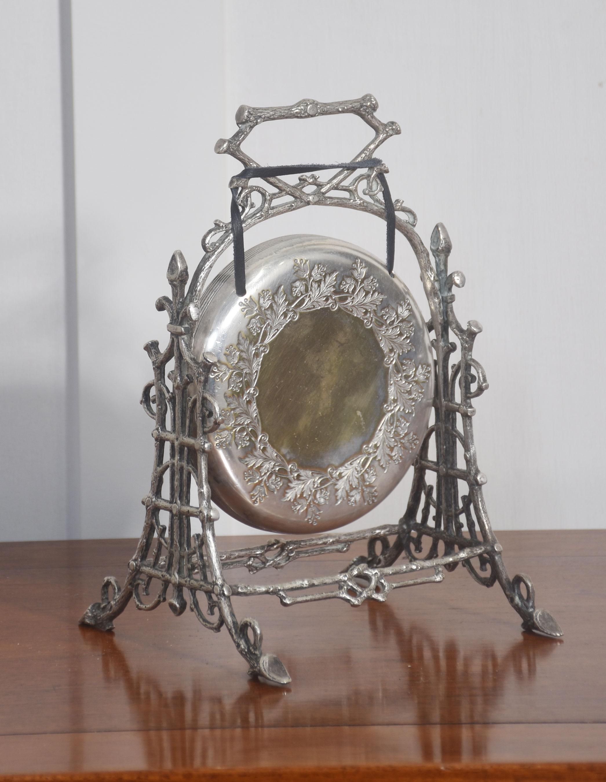 Plaqué argent gong de table plaqué argent esthétique en vente