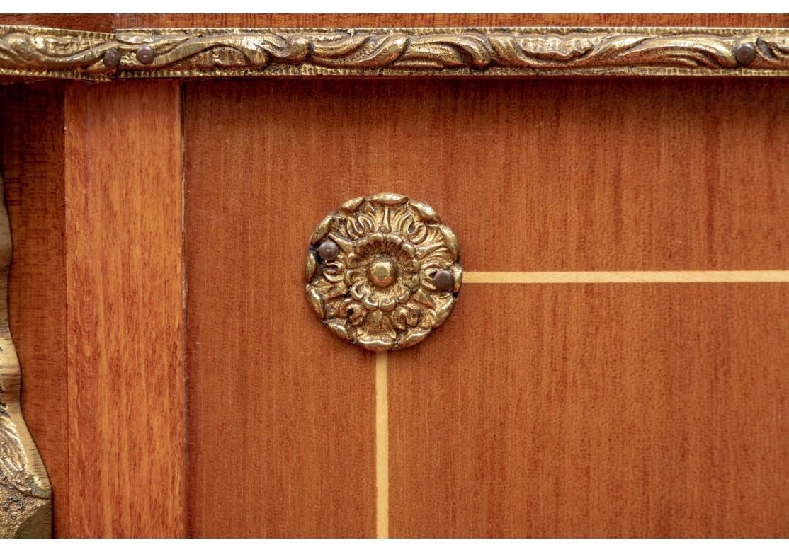 Aesthetic Style Marmorschrank mit Marmorplatte und lackierten Paneelen im Angebot 9