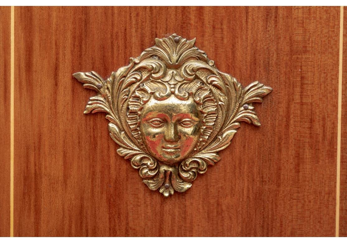 Aesthetic Style Marmorschrank mit Marmorplatte und lackierten Paneelen im Angebot 11