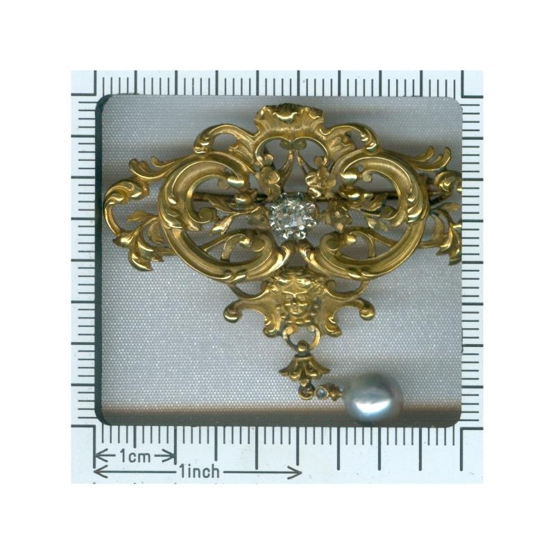 Aesthetic Victorian Gold Brooch Pendant with Angels Head and Diamond For Sale 2