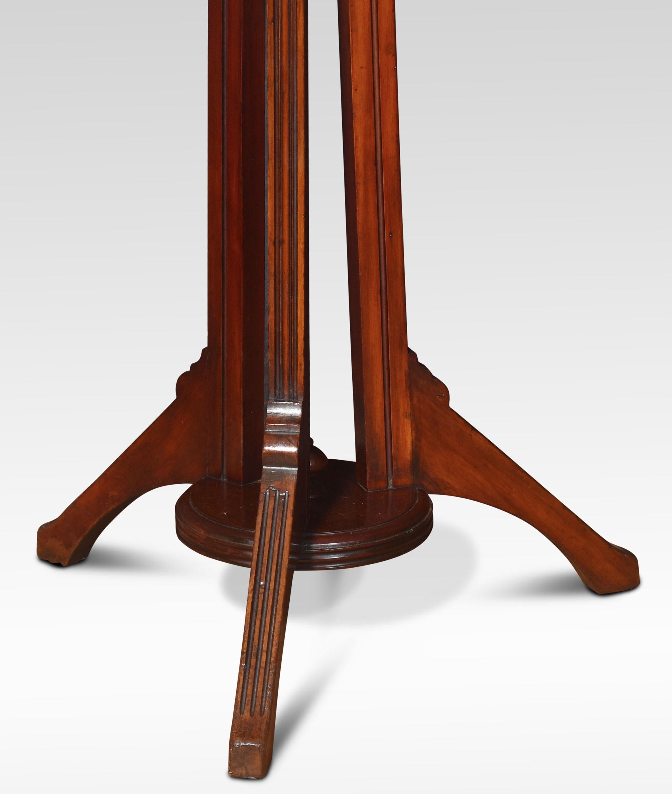 Aesthetic walnut hat and coat stand In Good Condition In Cheshire, GB