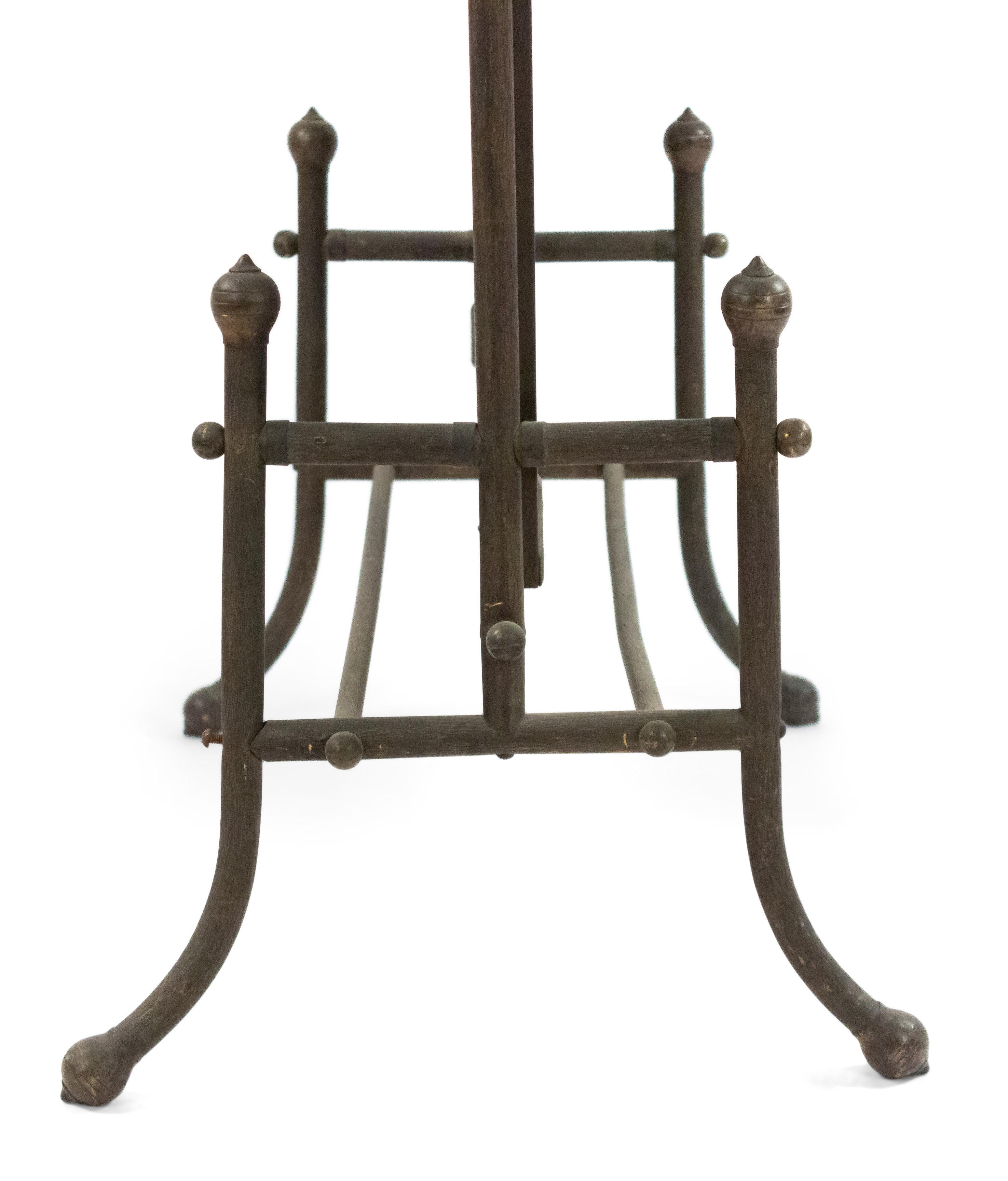 Mouvement esthétique Pare-étincelles victorien en bronze et faux bambou en vente
