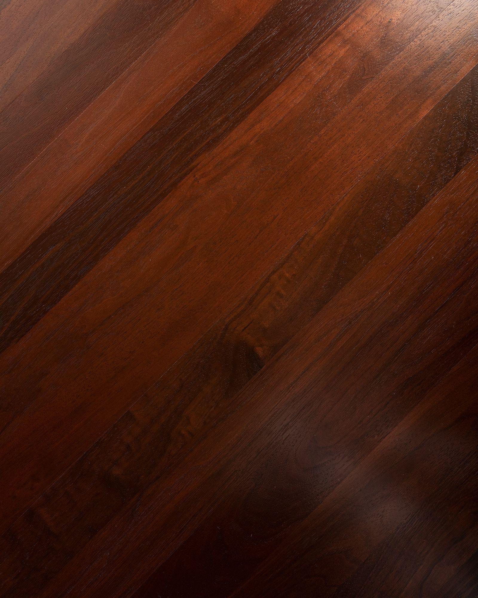 Aeterna Round Walnut Dining Table For Sale 3