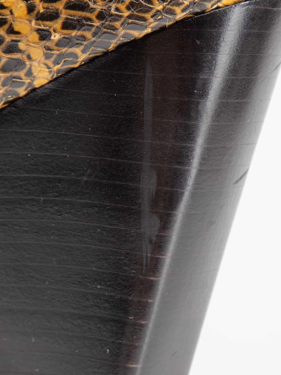 aeyde Escarpins en cuir de python Brown Taille IT 39 en vente 1