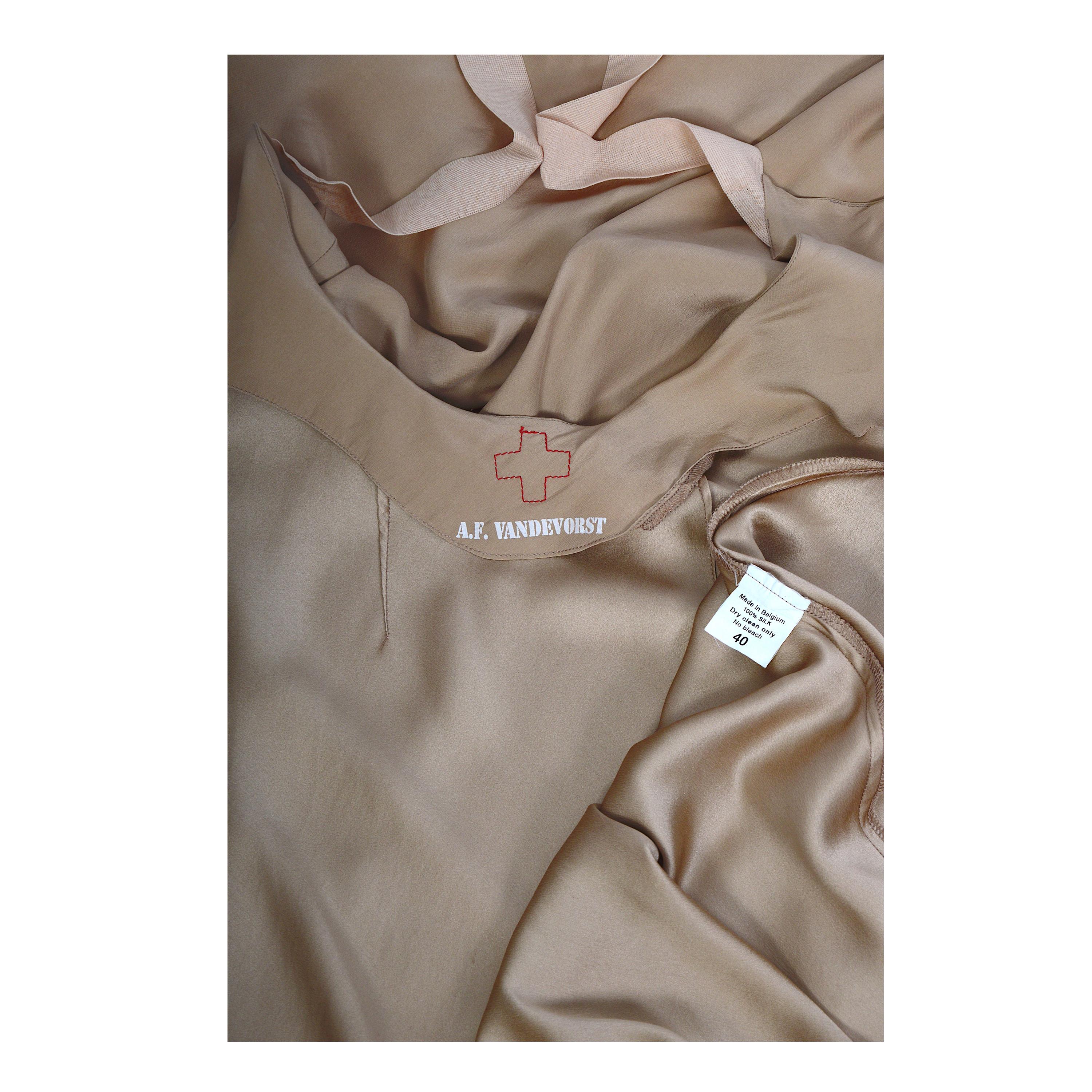 A.F. Vandevorst Frühjahr Sommer 2001 Laufsteg Schrägschnitt Nackt 100% Seide Langes Kleid im Angebot 7