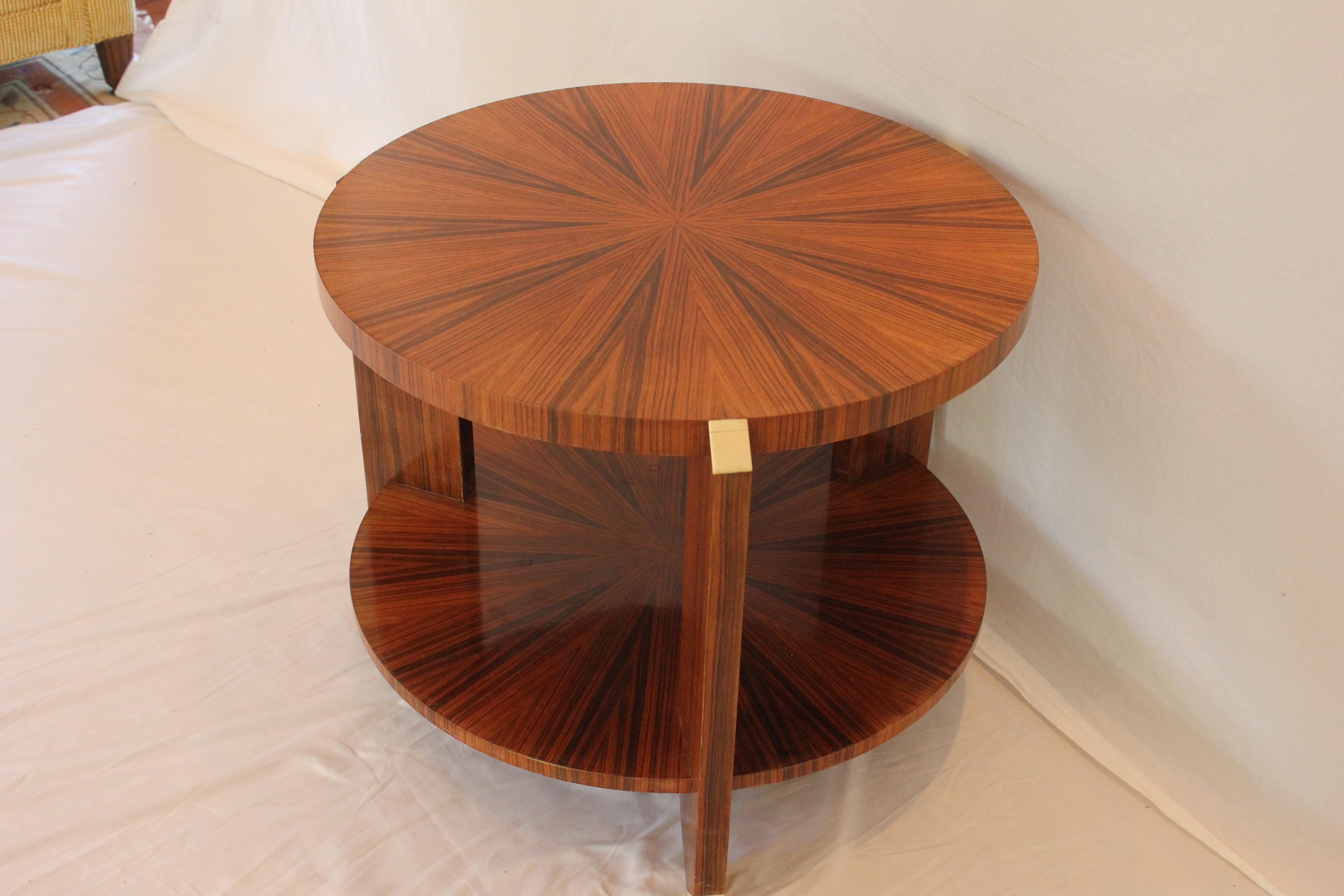 Beautifully executed French Art Deco C. 1930's side table with highly figured radial starburst design crafted from highly figured walnut veneer. In the style of Émile-Jacques Ruhlmann. Very good - excellent condition.