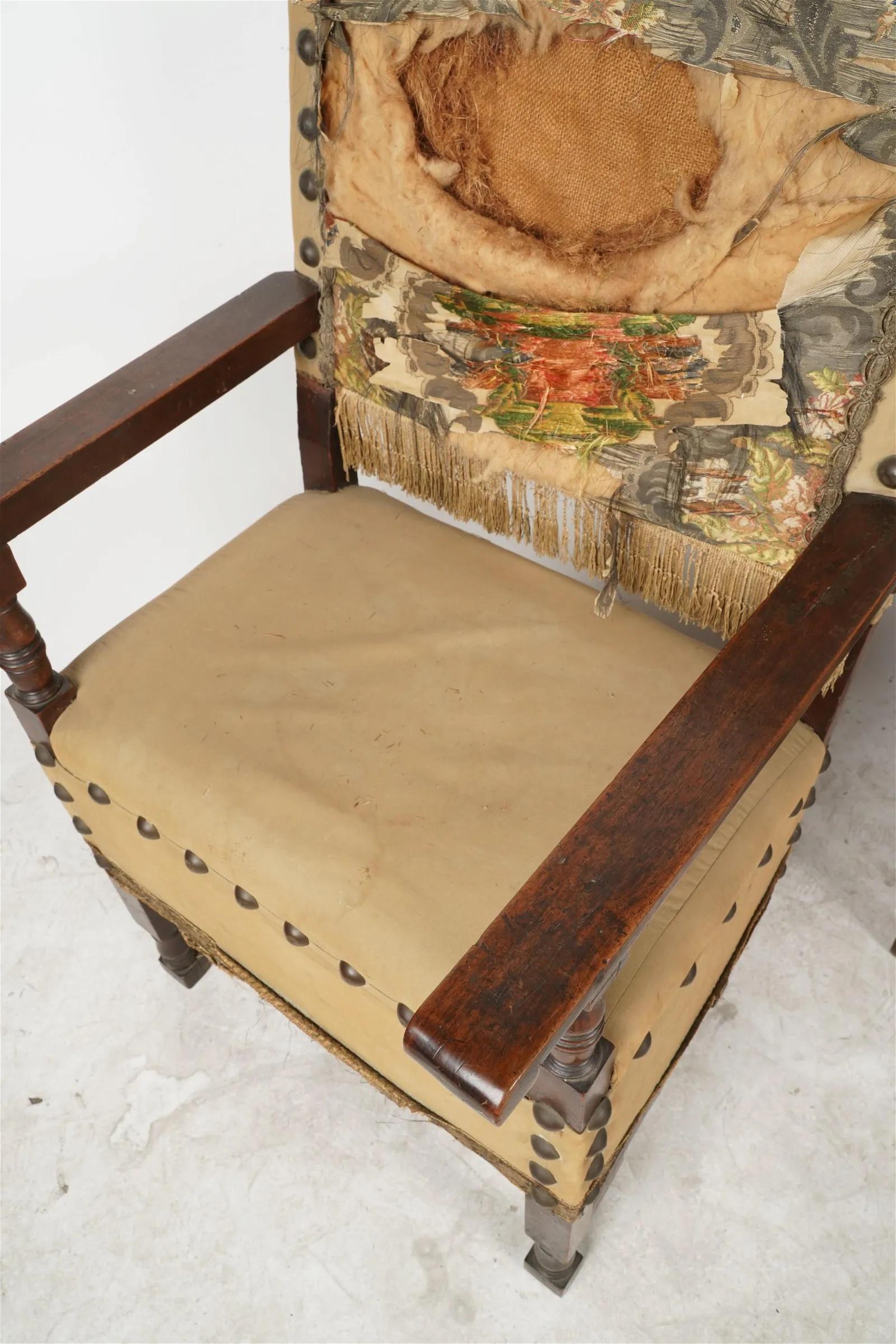 XVIIIe siècle Antique Paire de chaises de salle en noyer Spanish Baroque Colonial Revival 18ème siècle  en vente