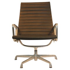 Herman Miller Eames Aluminum Lounge Chair Mid 20th Century Modern Circa 1970