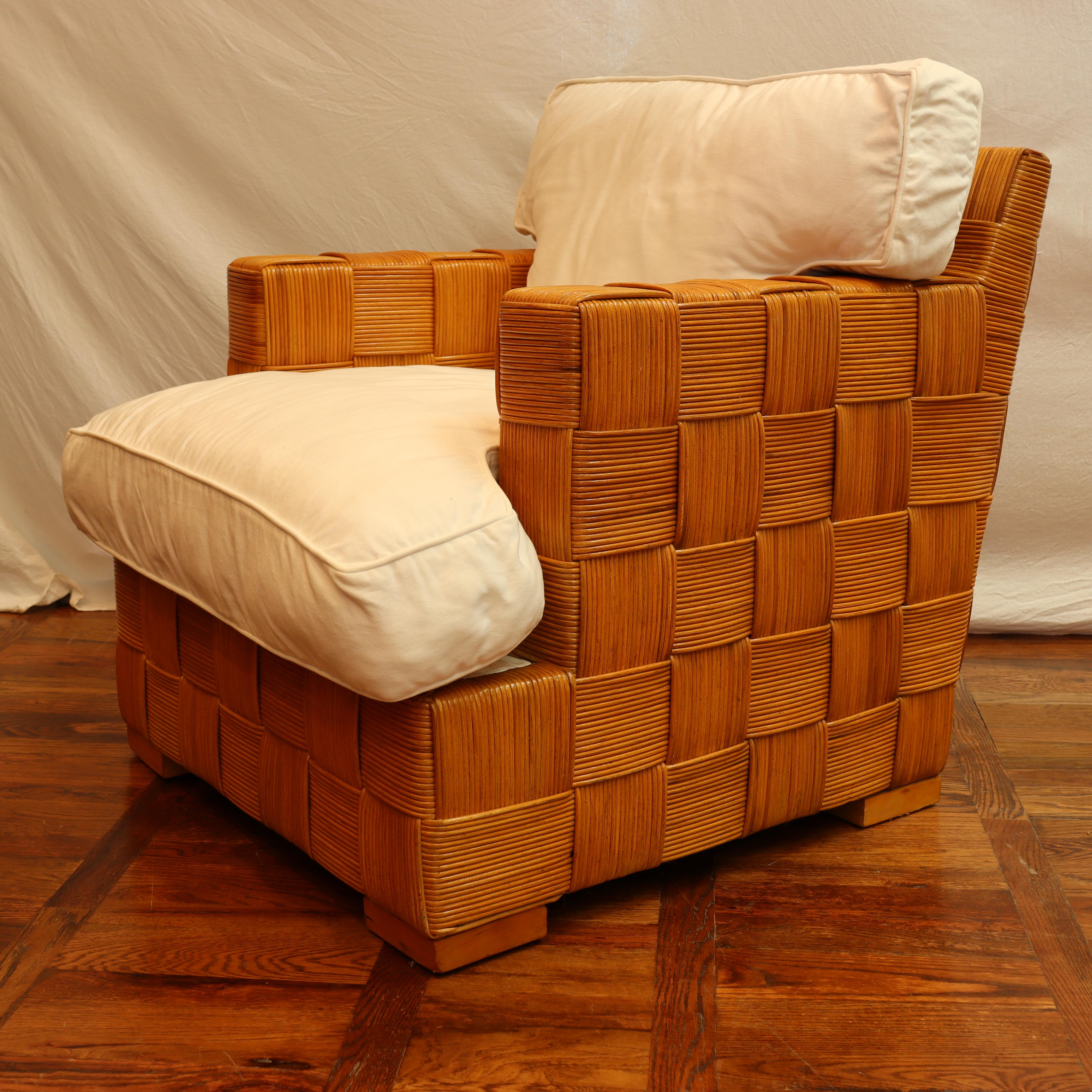 Moderne John Hutton for Donghia Paire de fauteuils club en rotin tressé Block Island Circa 1990  en vente