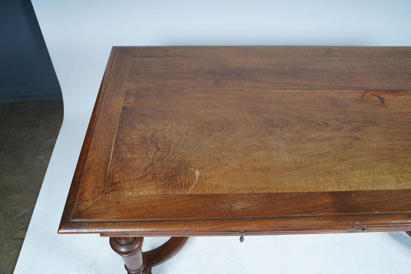 Antique American Renaissance Revival Walnut Library Table Desk Mid 19th Century For Sale 2