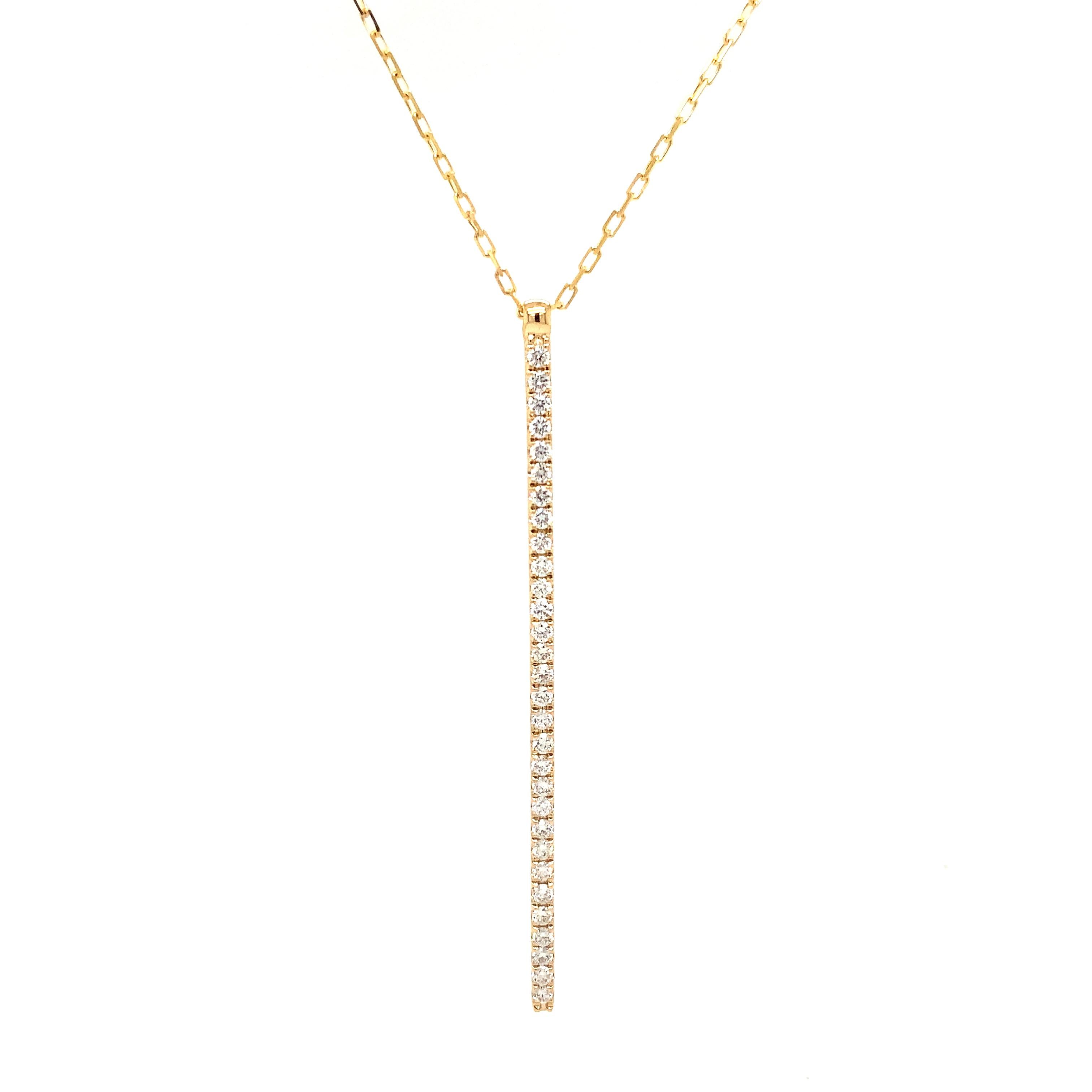 Ciondolo con diamante a barra drammatica della collezione Afarin 0,53 carati, oro giallo 18 carati
30 diamanti rotondi taglio brillante pari a 0,53 carati tw
F Colore VS1 Chiarezza Eccellente Marca e Lucentezza.
Le dimensioni del ciondolo sono 56,69