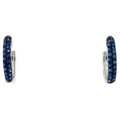 Collection Afarin - Boucle d'oreille Huggies Pavé Saphir Bleu - Or blanc 18K et Rh noir