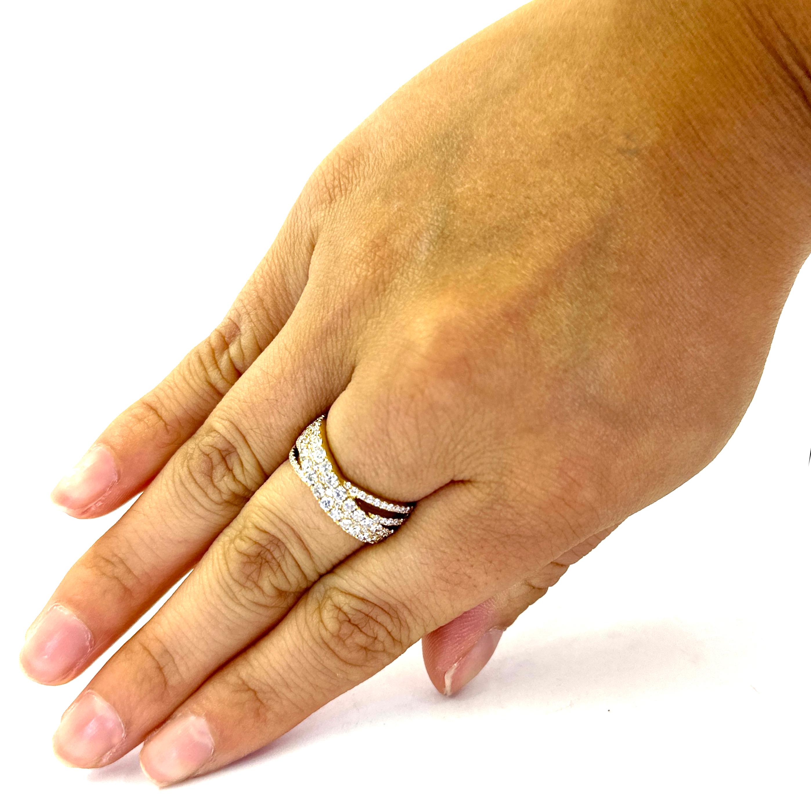 Afarin 18 Karat Gelbgold Crossover Ring mit 98 runden Diamanten im Brillantschliff von VS Reinheit und G/H Farbe von insgesamt 1,27 Karat. Fingergröße 6,5. Das fertige Gewicht beträgt 5,2 Gramm.