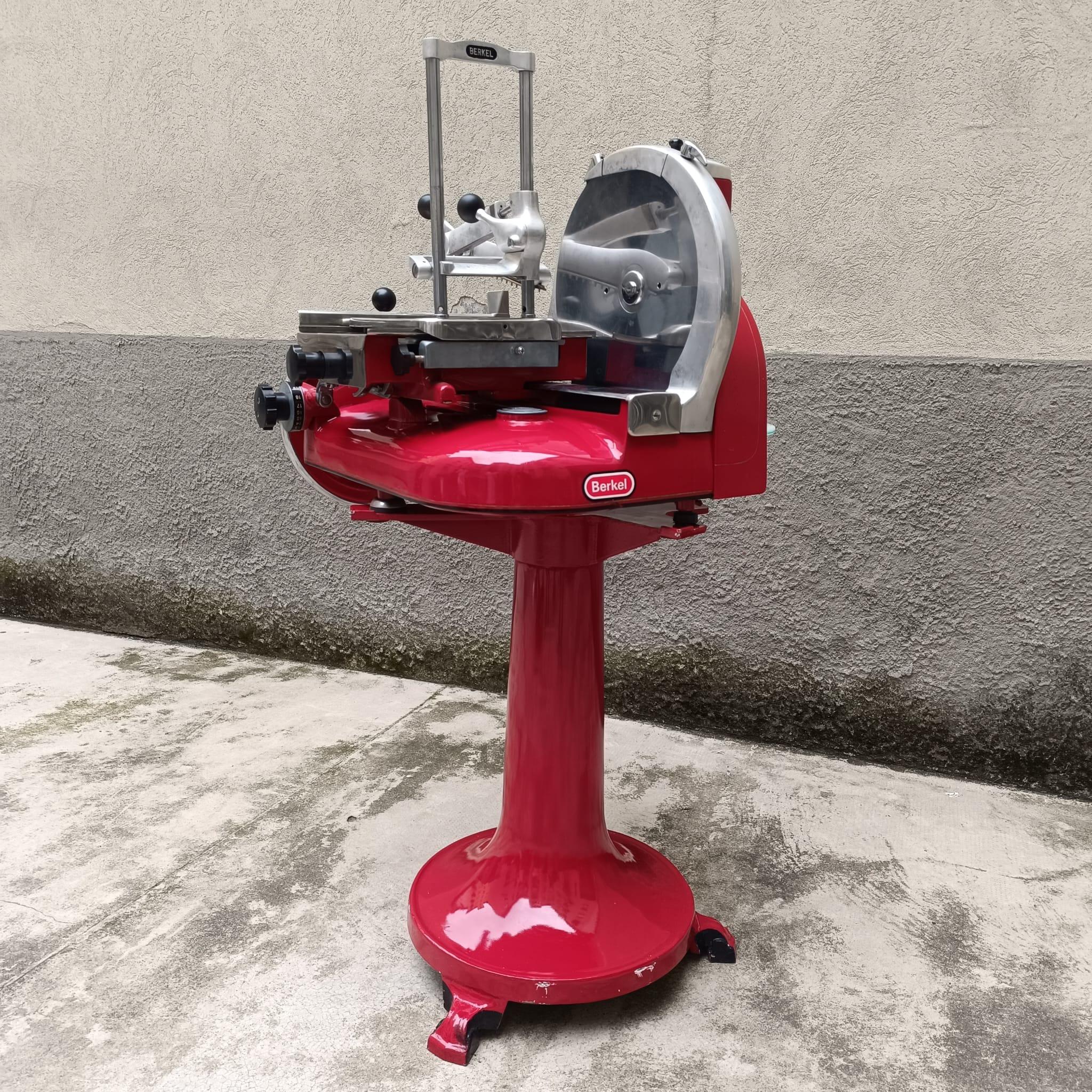 Cortafiambres Berkel Mod 115 con pedestal - Holanda - Años 50 Industrial en venta