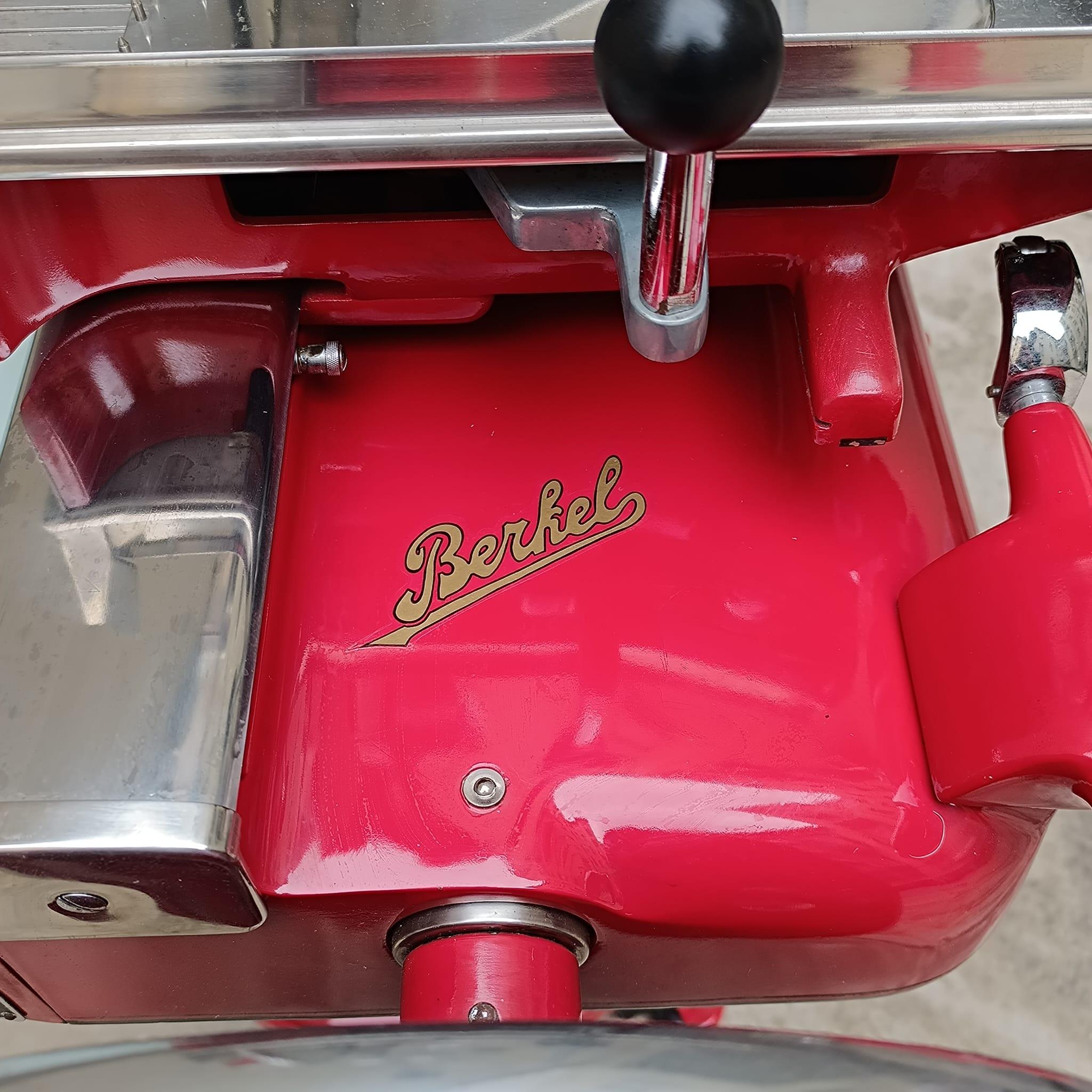 Cortafiambres Berkel Mod 115 con pedestal - Holanda - Años 50 Dutch en venta