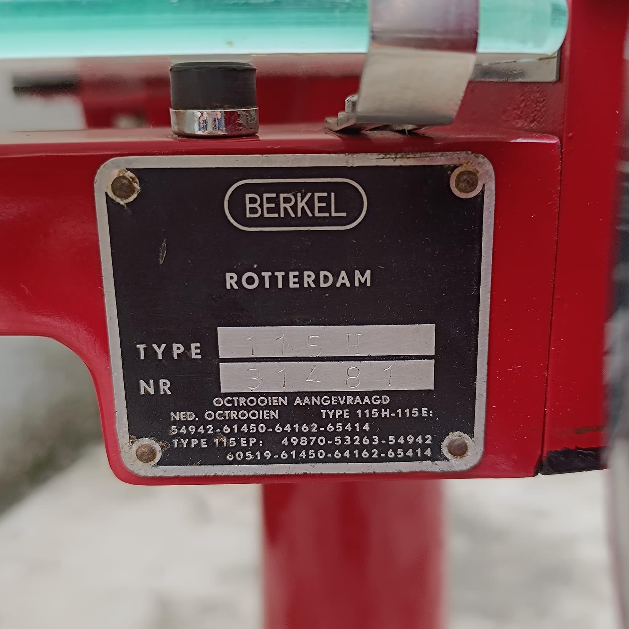 Cortafiambres Berkel Mod 115 con pedestal - Holanda - Años 50 en venta 1