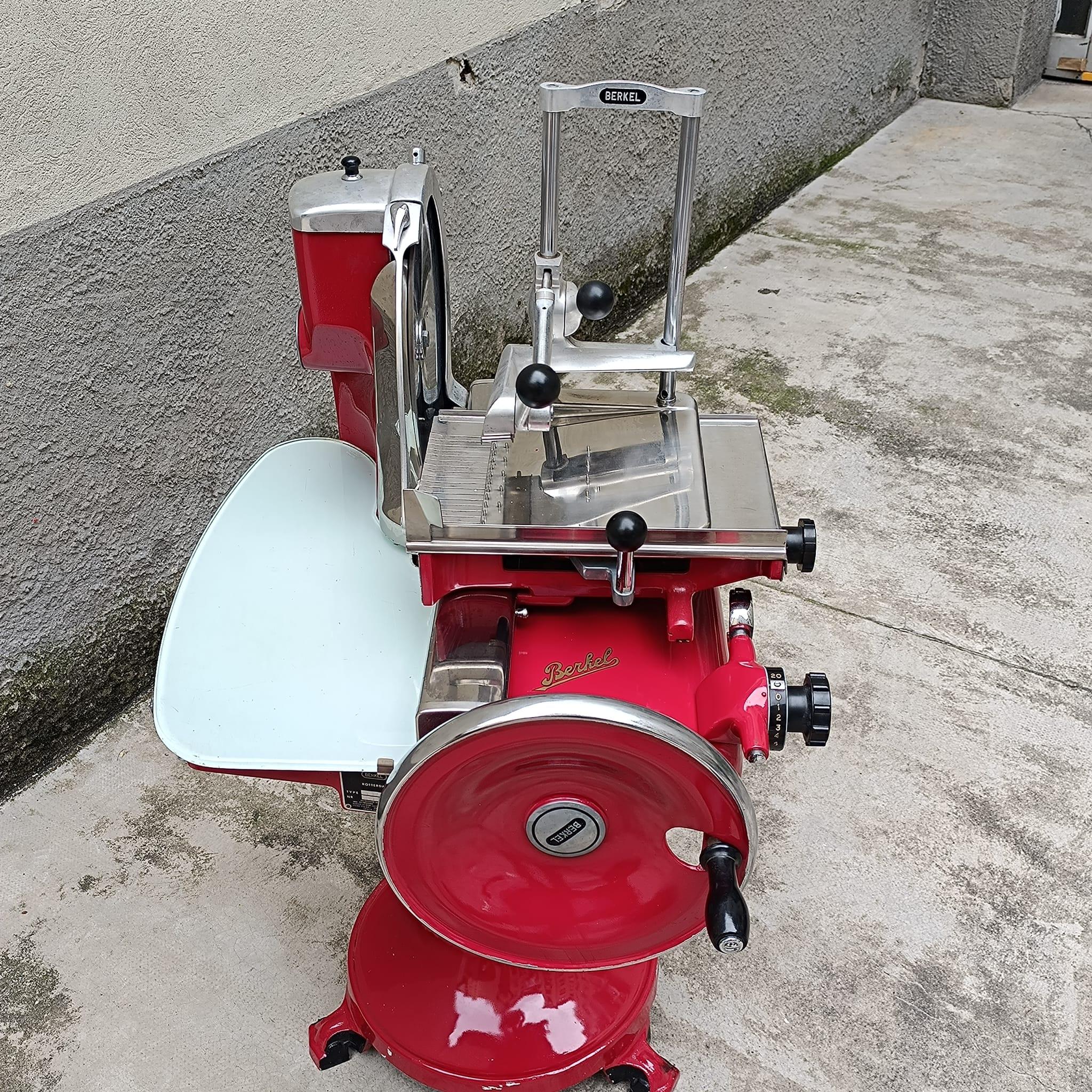 Cortafiambres Berkel Mod 115 con pedestal - Holanda - Años 50 en venta 2