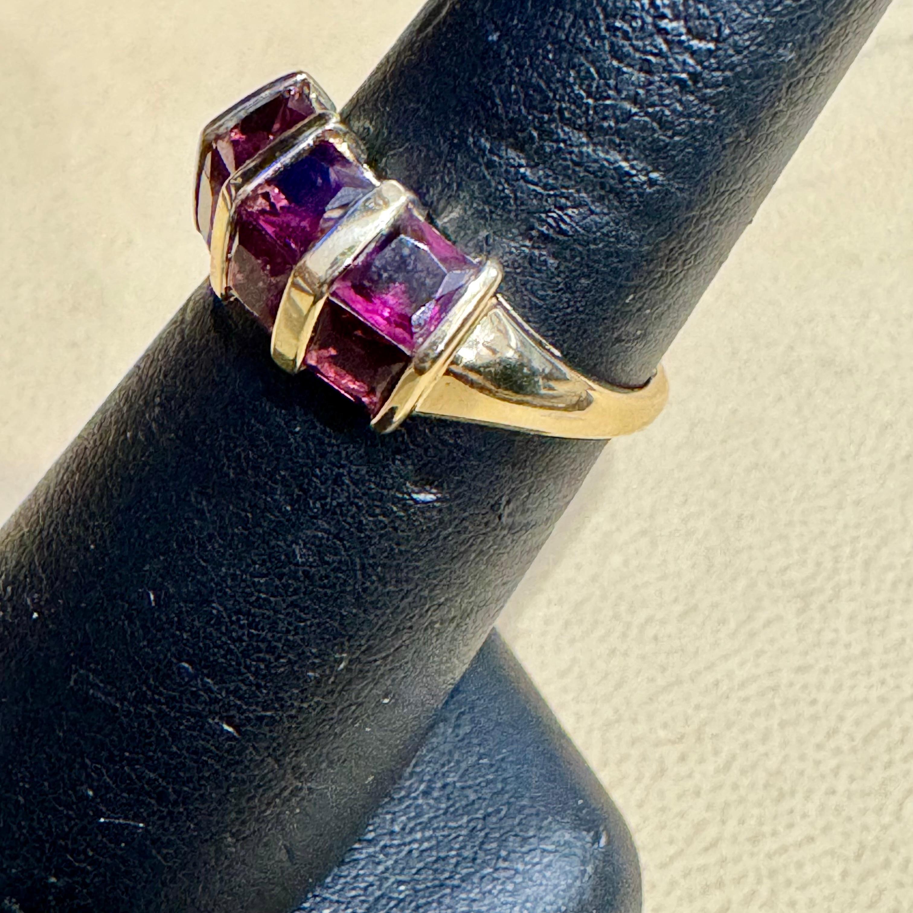 6 pieces of square Shape  Garnet Ring 14 Karat  Yellow Gold, Estate , Size 6.75
This spectacular Ring consisting of a 6 pieces of square  Shape  Garnet approximately 4 Carat.  The  Garnet ring is simple
Very clean Stone  , full of luster and shine 