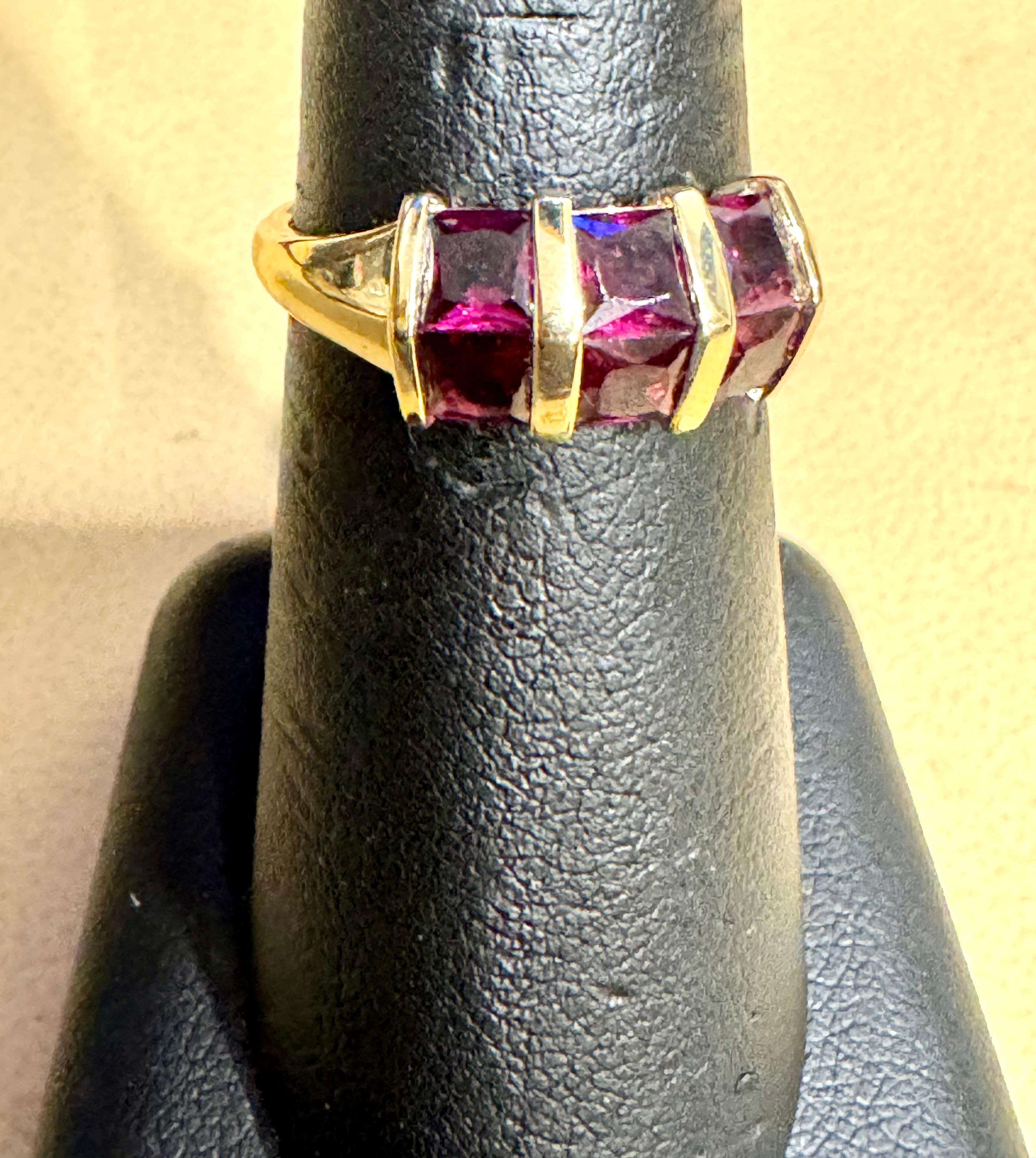 Women's Affordable 6 Square Garnet  Ring 14 Karat Yellow Gold Size 6.75 For Sale