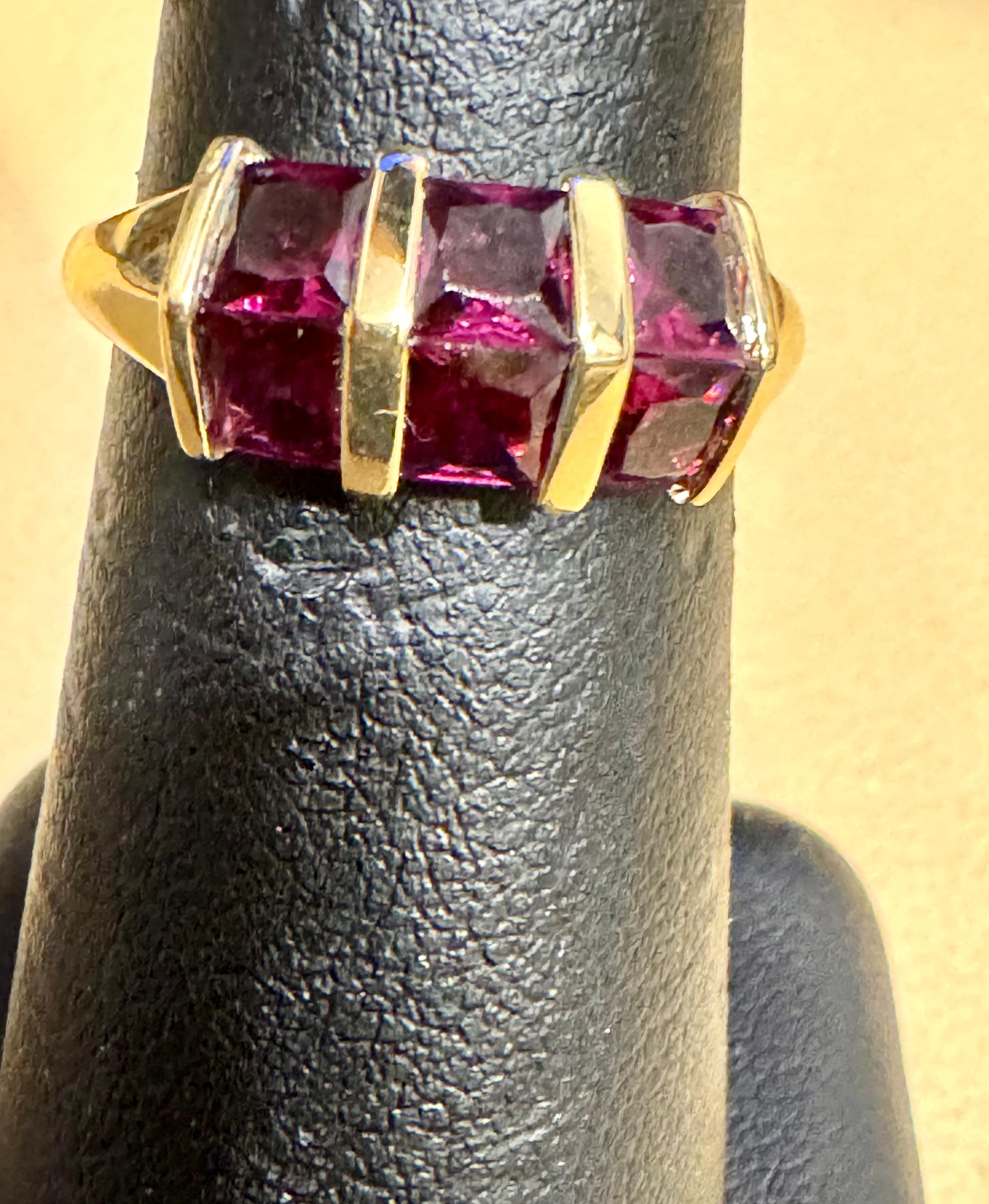 Affordable 6 Square Garnet  Ring 14 Karat Yellow Gold Size 6.75 For Sale 2