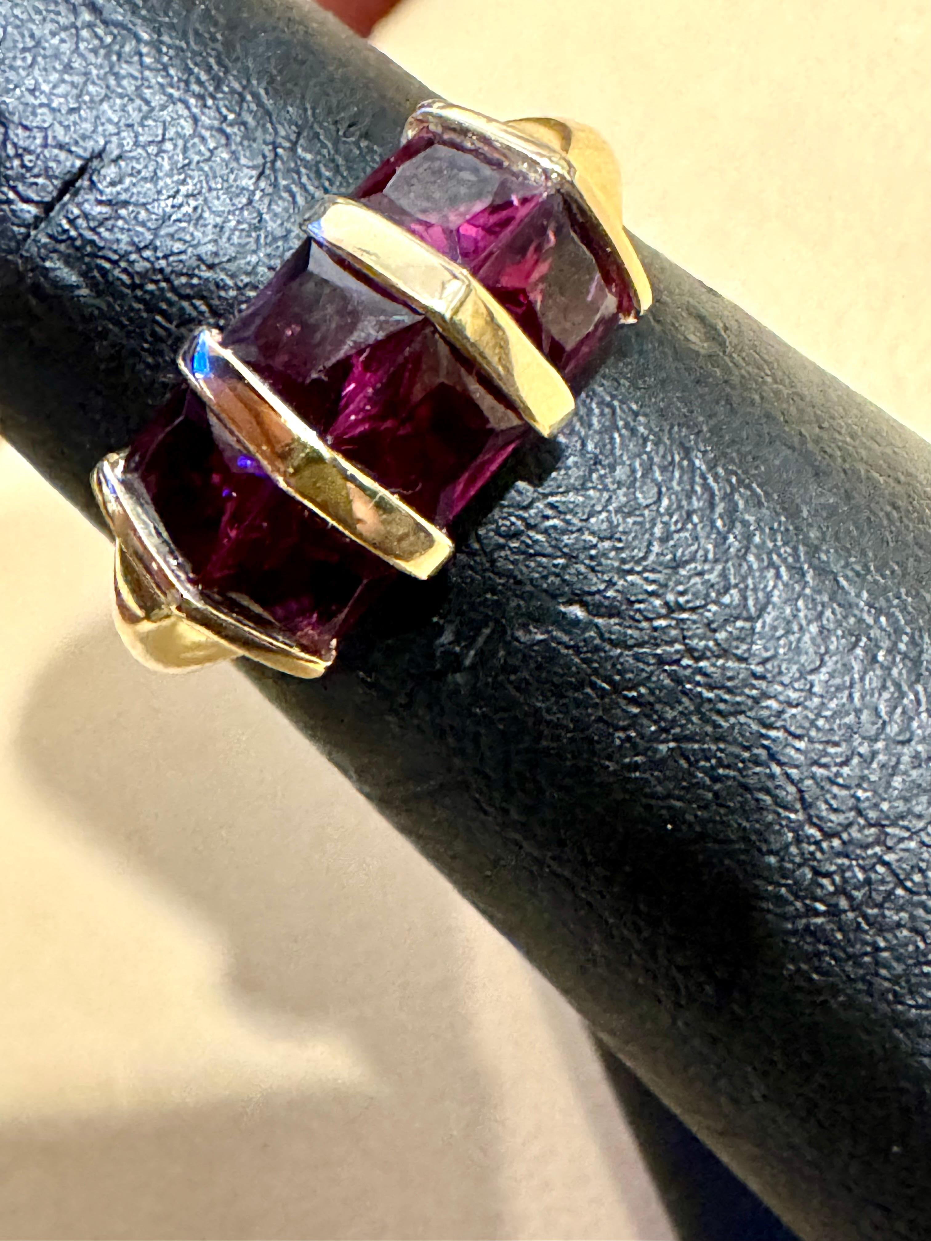 Affordable 6 Square Garnet  Ring 14 Karat Yellow Gold Size 6.75 For Sale 3