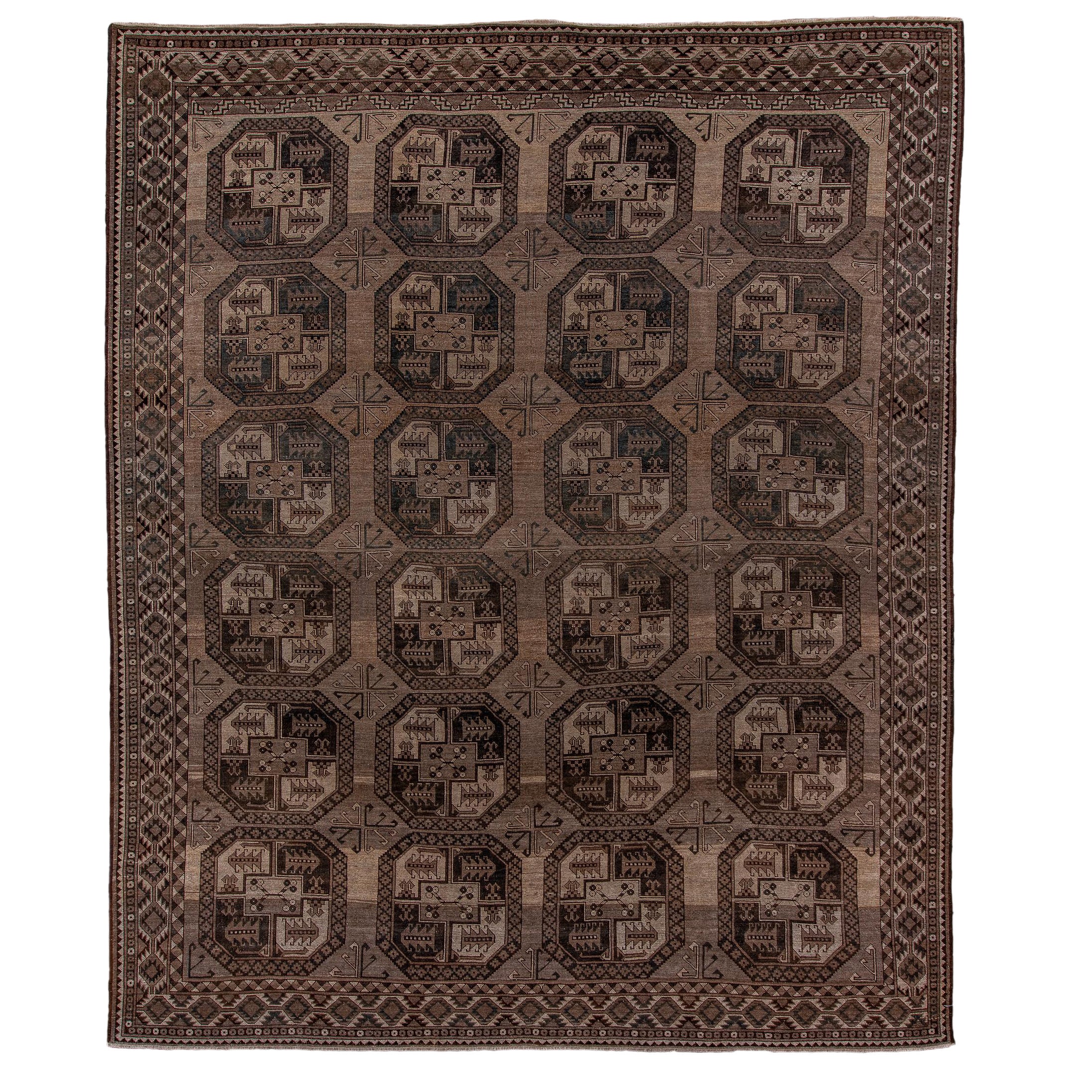 Tappeto afghano Ersari antico con campo marrone scuro
