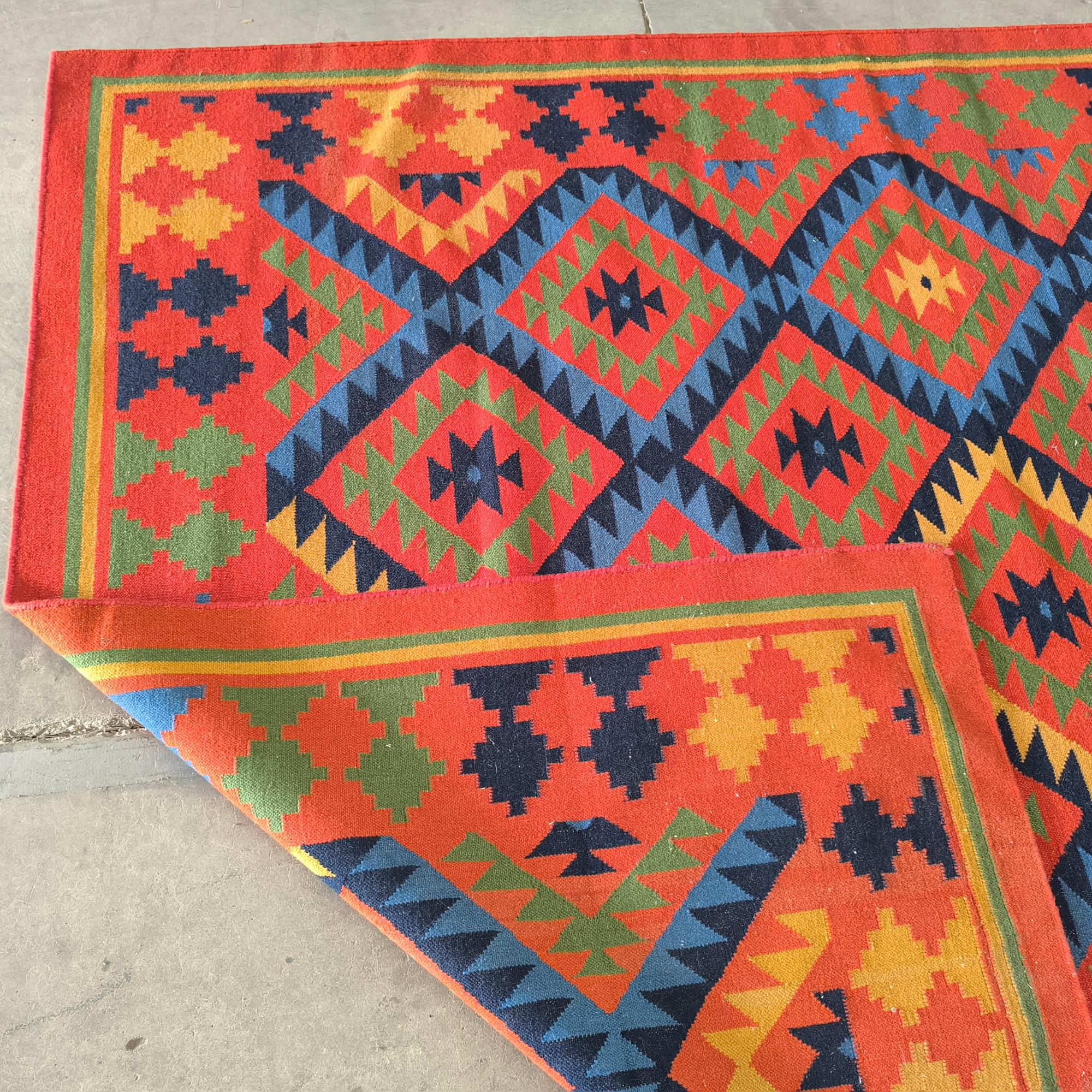 Afghanischer flachgewebter Vintage-Teppich, handgewebter Kilim, buntes geometrisches Stammesdesign im Zustand „Hervorragend“ im Angebot in Bochum, NRW
