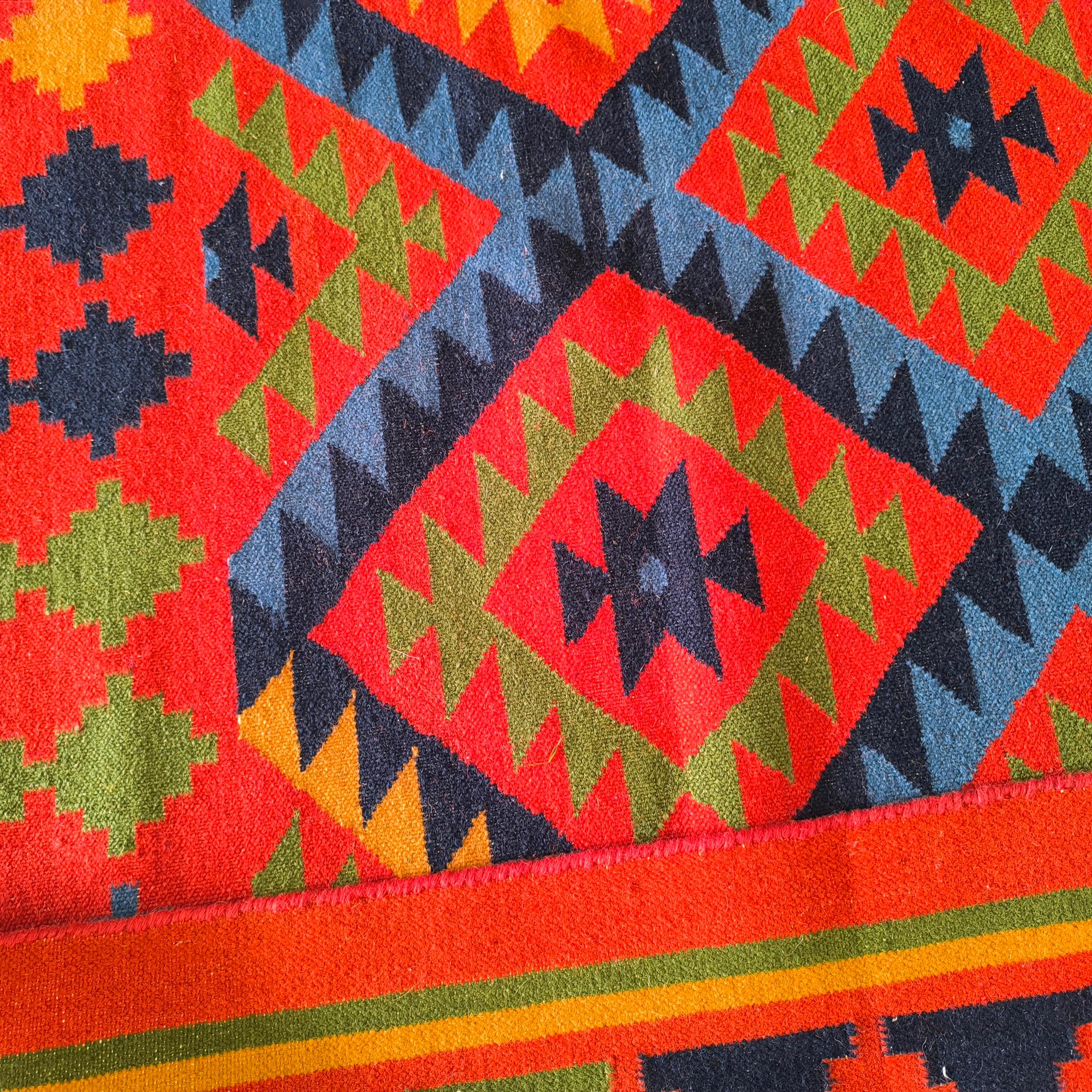 Afghanischer flachgewebter Vintage-Teppich, handgewebter Kilim, buntes geometrisches Stammesdesign (Ende des 20. Jahrhunderts) im Angebot
