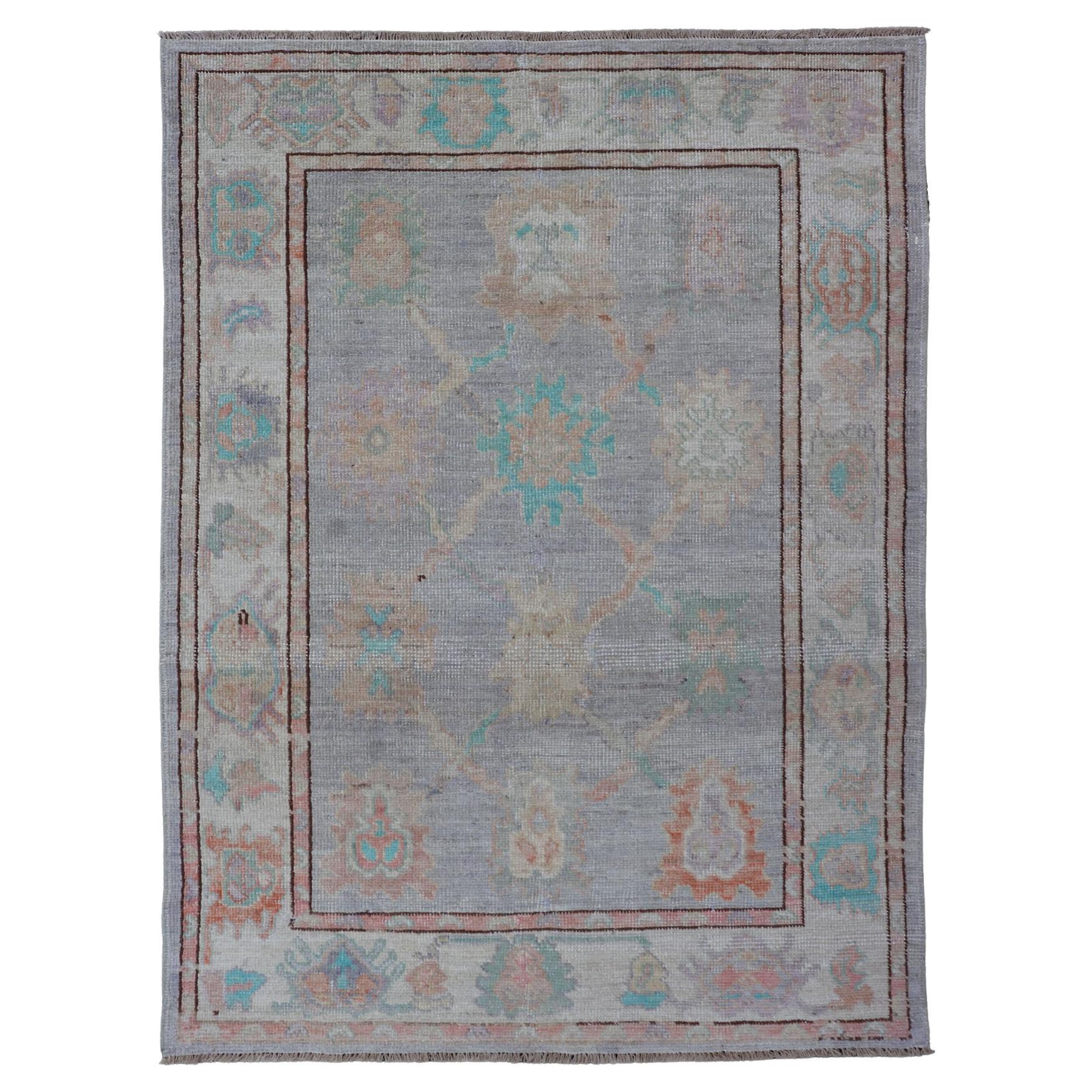 Tejido afgano Keivan Woven Arts Oushak sobre fondo crema claro 4'2" X6'0" (4'2" X 6'0") en venta