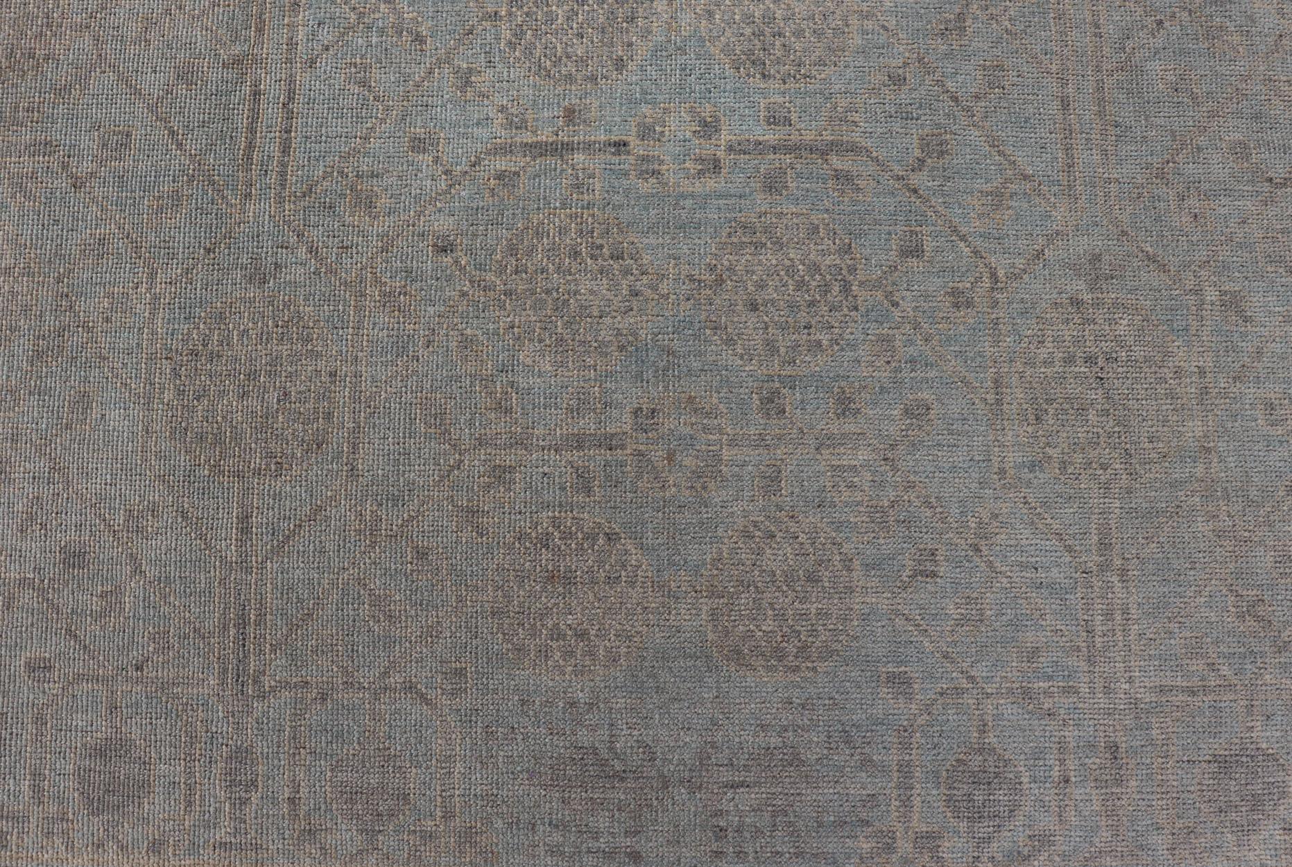 Tapis afghan Khotan au design géométrique dans des tons de bleu clair et de taupe en vente 10