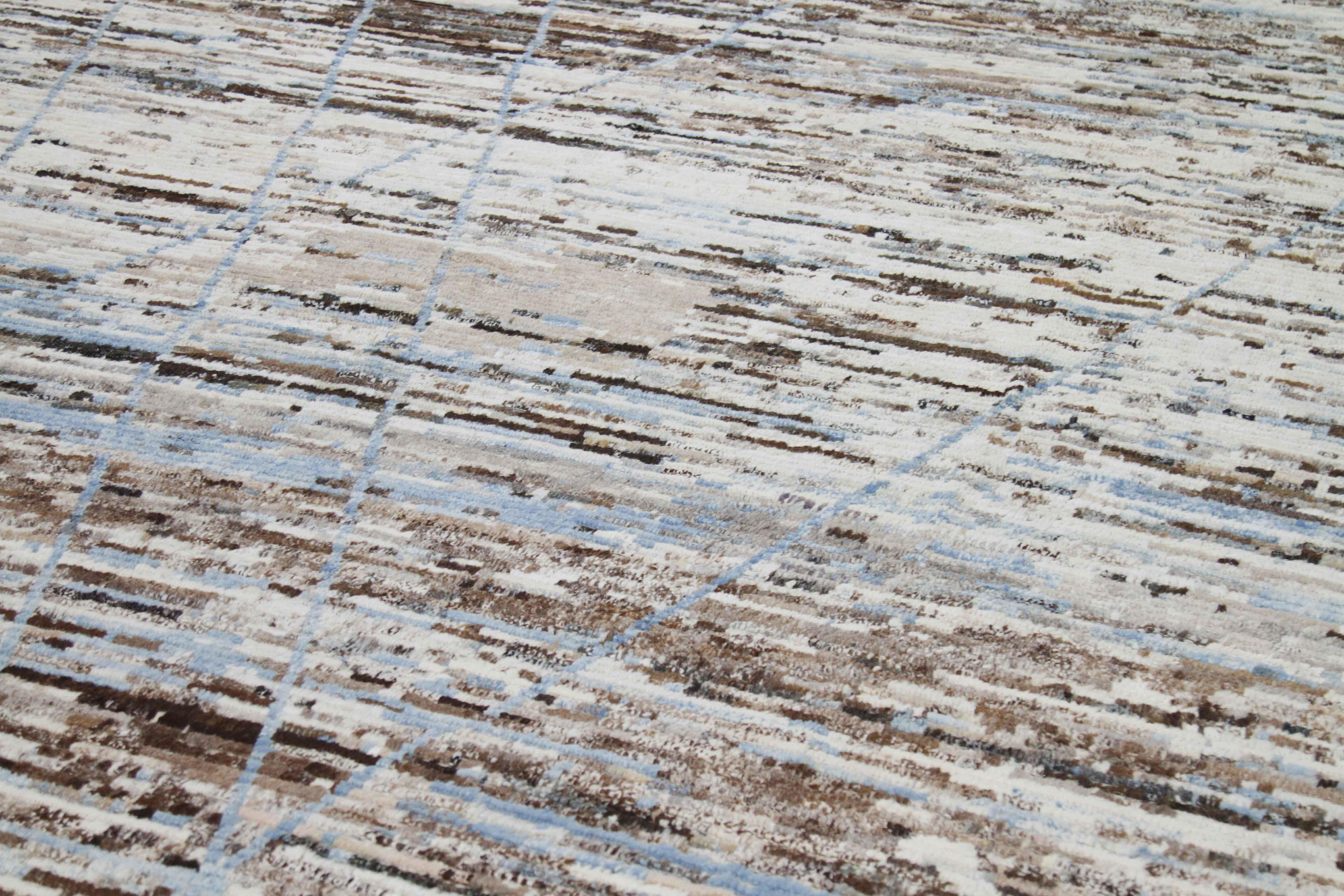Afghano Tappeto afgano in stile marocchino con linee diagonali blu su campo avorio e marrone in vendita