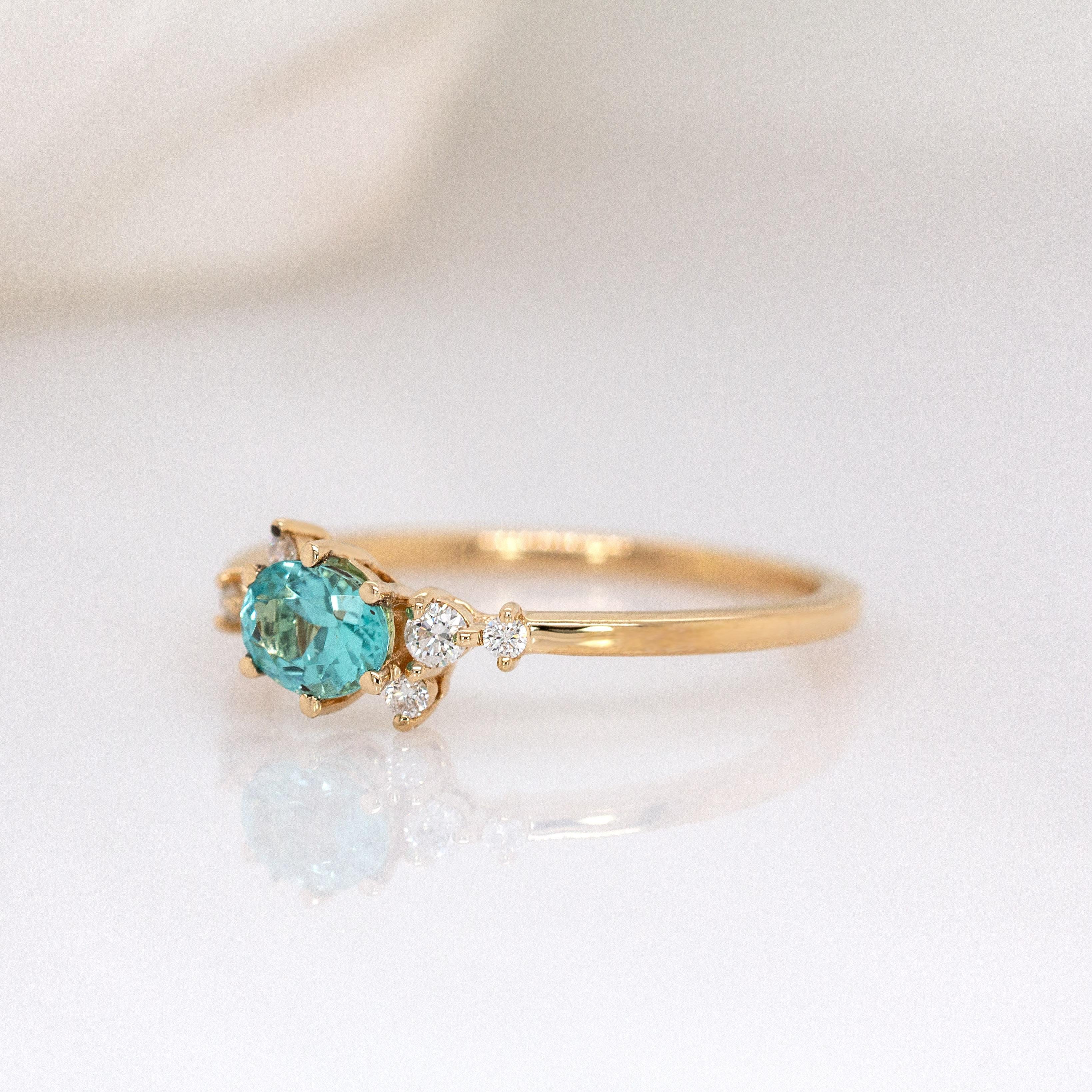 Afghanischer Paraiba-Farbturmalin-Ring aus massivem 14-karätigem Gold: Natürliche Diamant-Akzente (Rundschliff) im Angebot