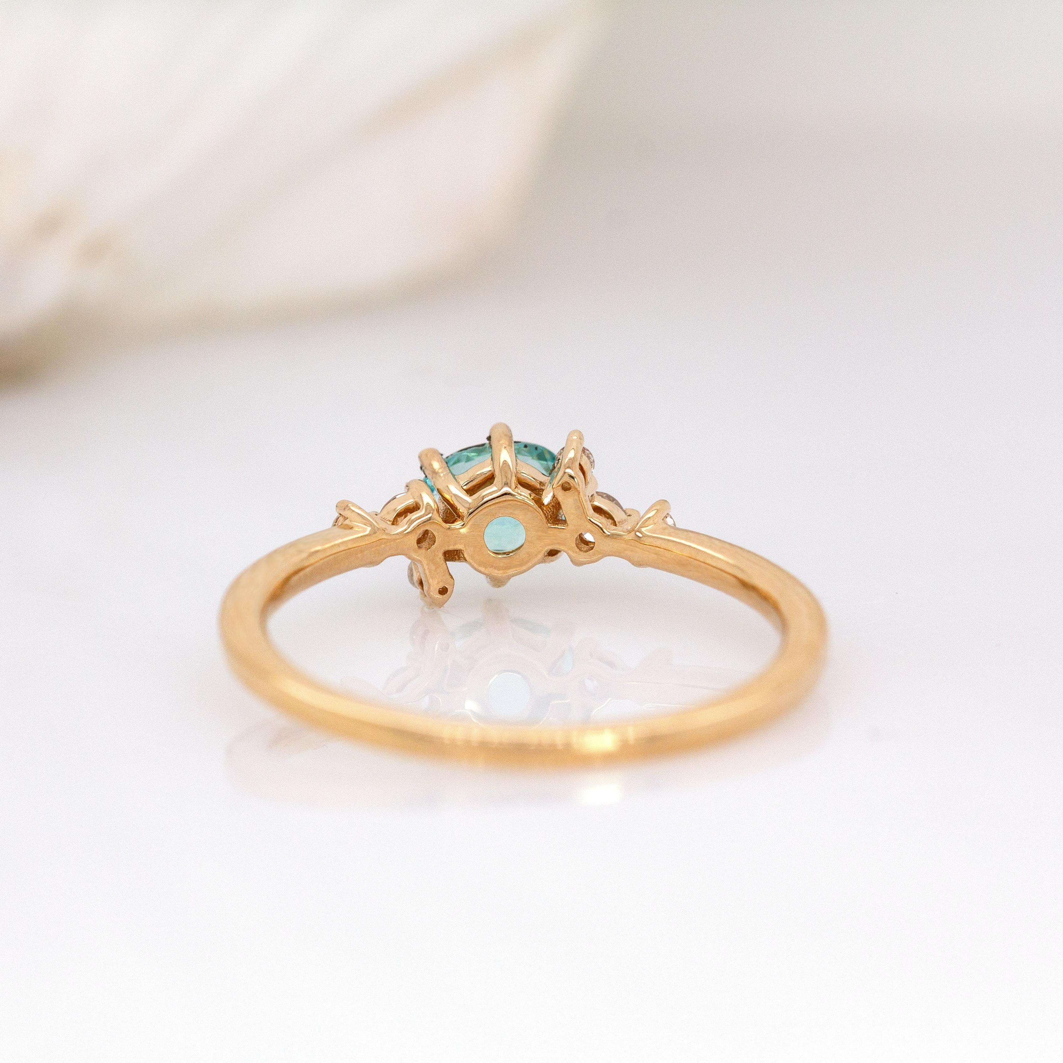 Afghanischer Paraiba-Farbturmalin-Ring aus massivem 14-karätigem Gold: Natürliche Diamant-Akzente Damen im Angebot
