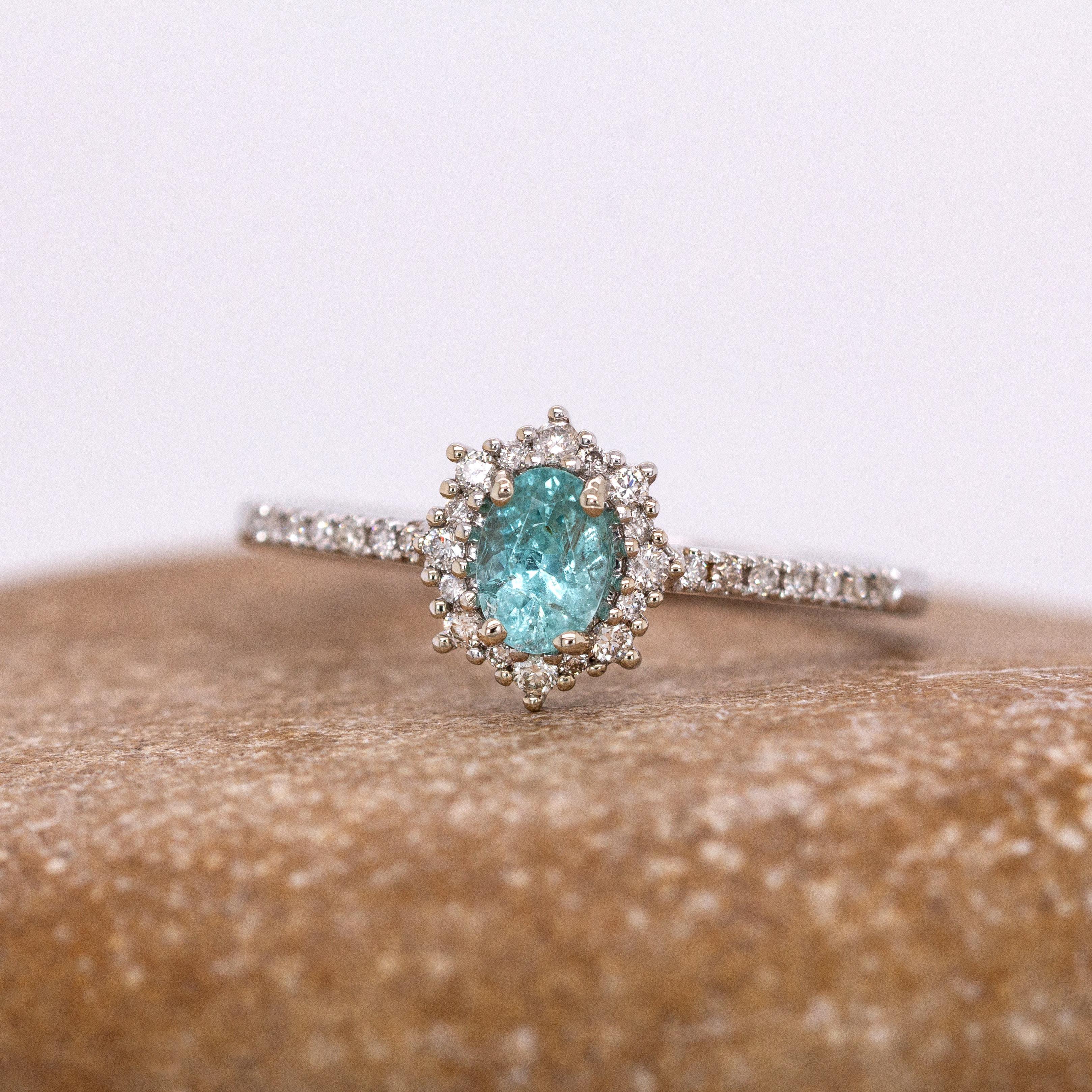 De las mujeres Anillo de turmalina afgana con diamantes naturales Oro blanco macizo de 14 quilates  Oval 5x4mm en venta