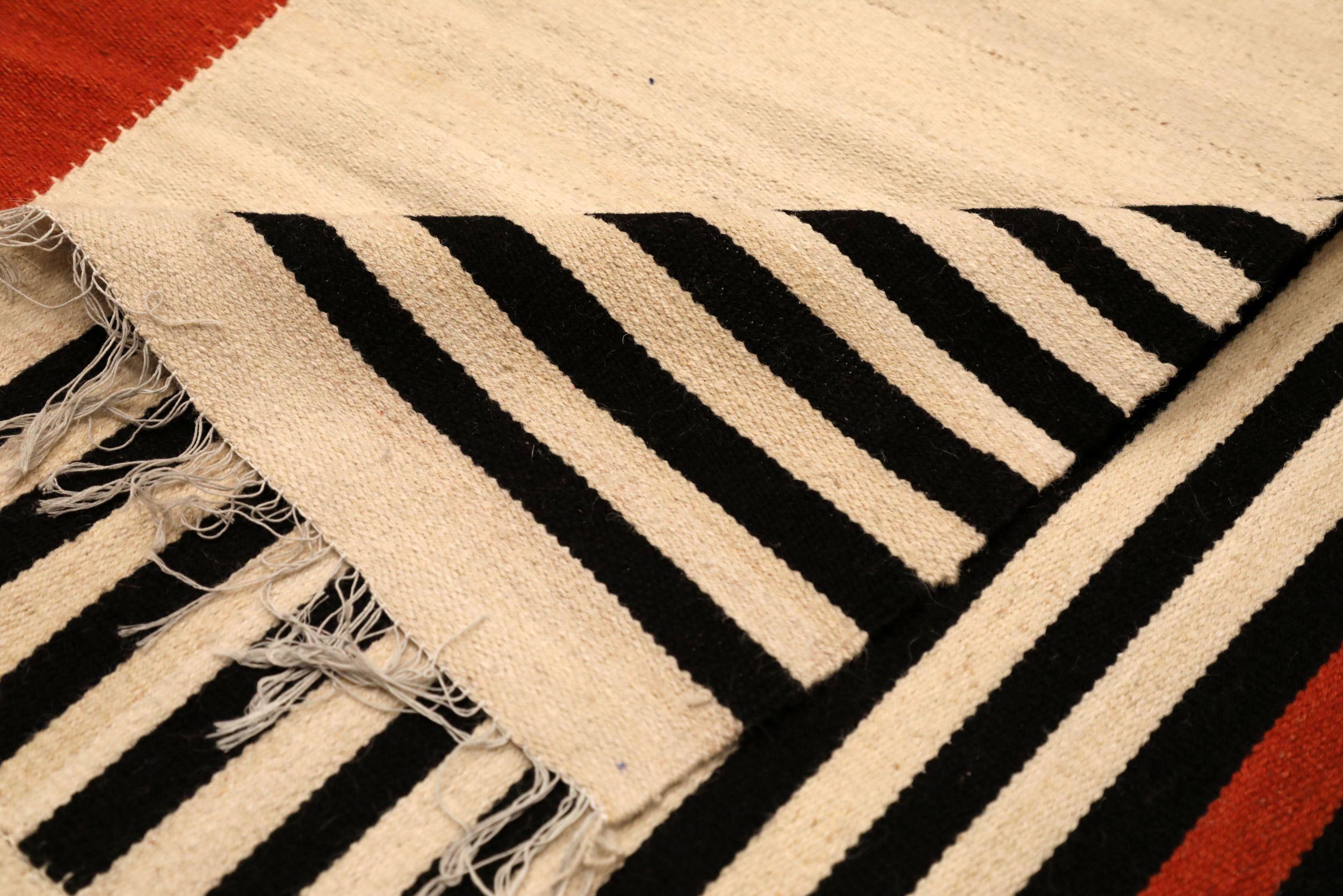 Afghanistan Abadeh Area Rugs - Wool Black Ivory Red Design - 94631 Excellent état - En vente à Dallas, TX