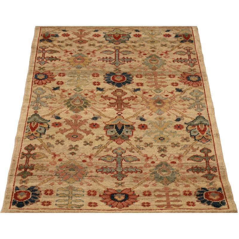 Entdecken Sie die Eleganz von Afghanistan Abadeh mit Small Rug, CIRCA 1990. Dieses exklusive Design aus Wolle und Elfenbein ist perfekt, um Ihren Raum zu verschönern.