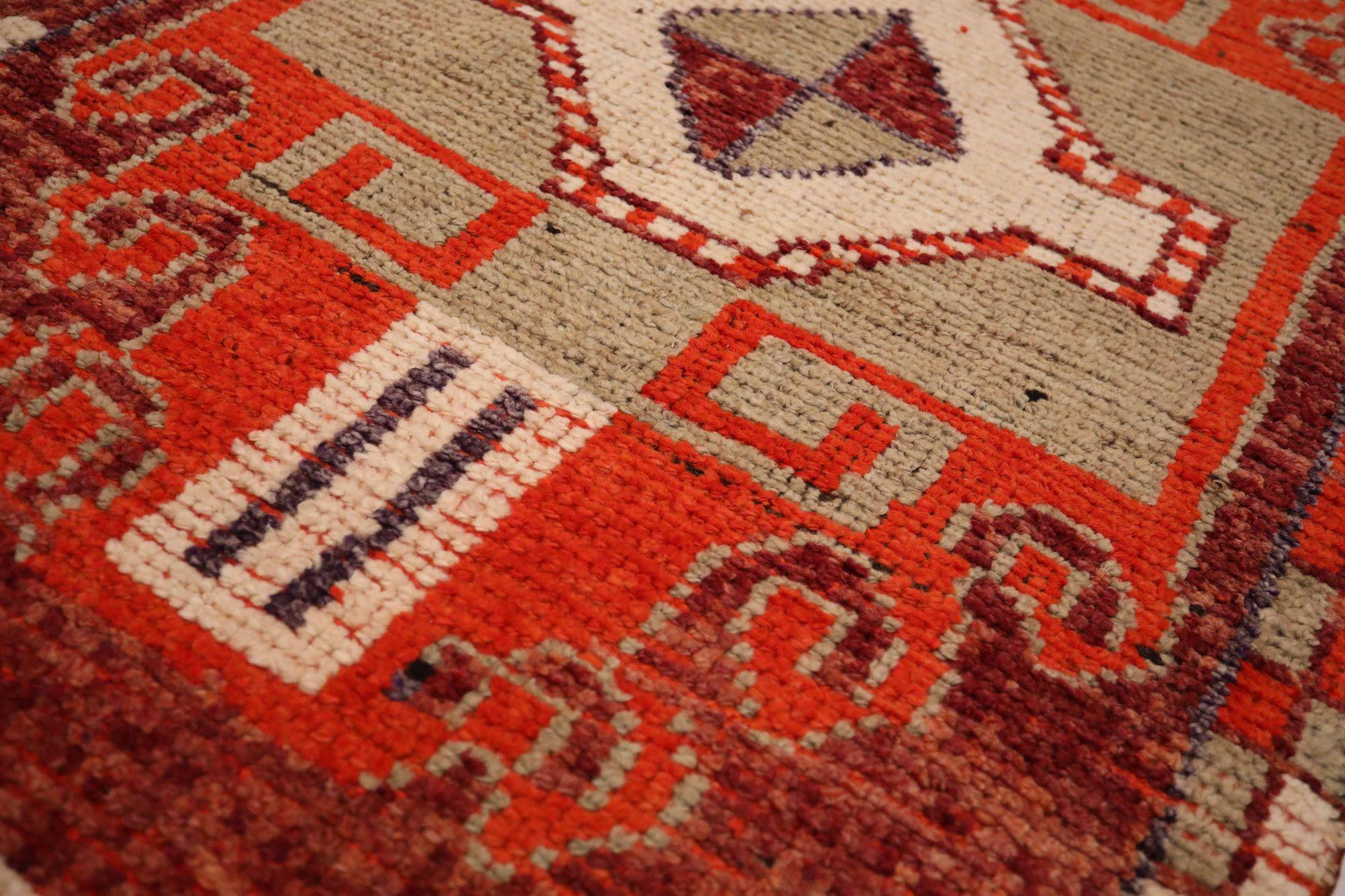 Afghanistan Anatoly Runner Rug - Wool Ivory Red Design - 93533 In Excellent Condition For Sale In Dallas, TX