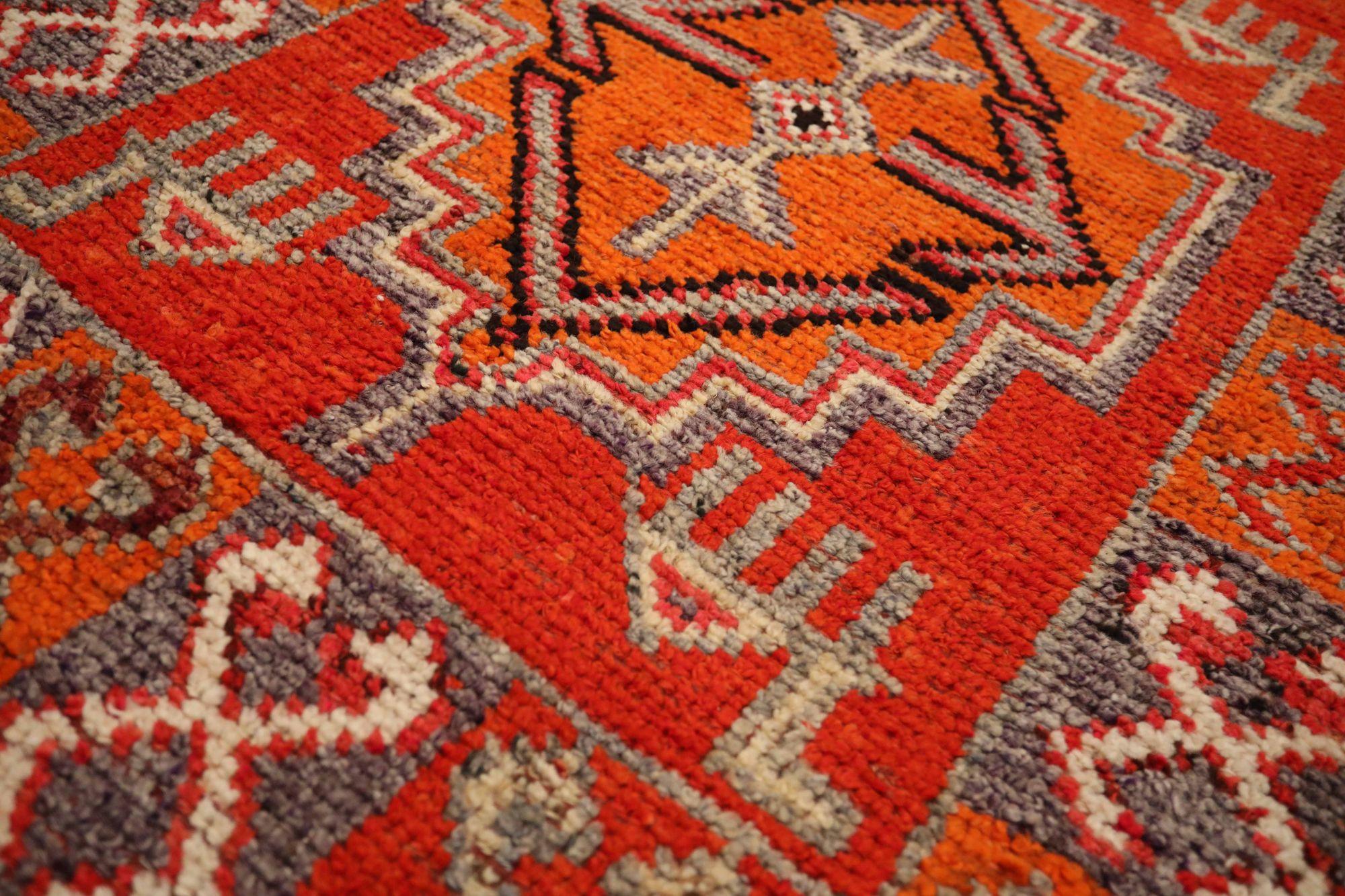Afghanistan Anatoly-Läufer - Wolle Rot Design - 93462 (Stammeskunst) im Angebot