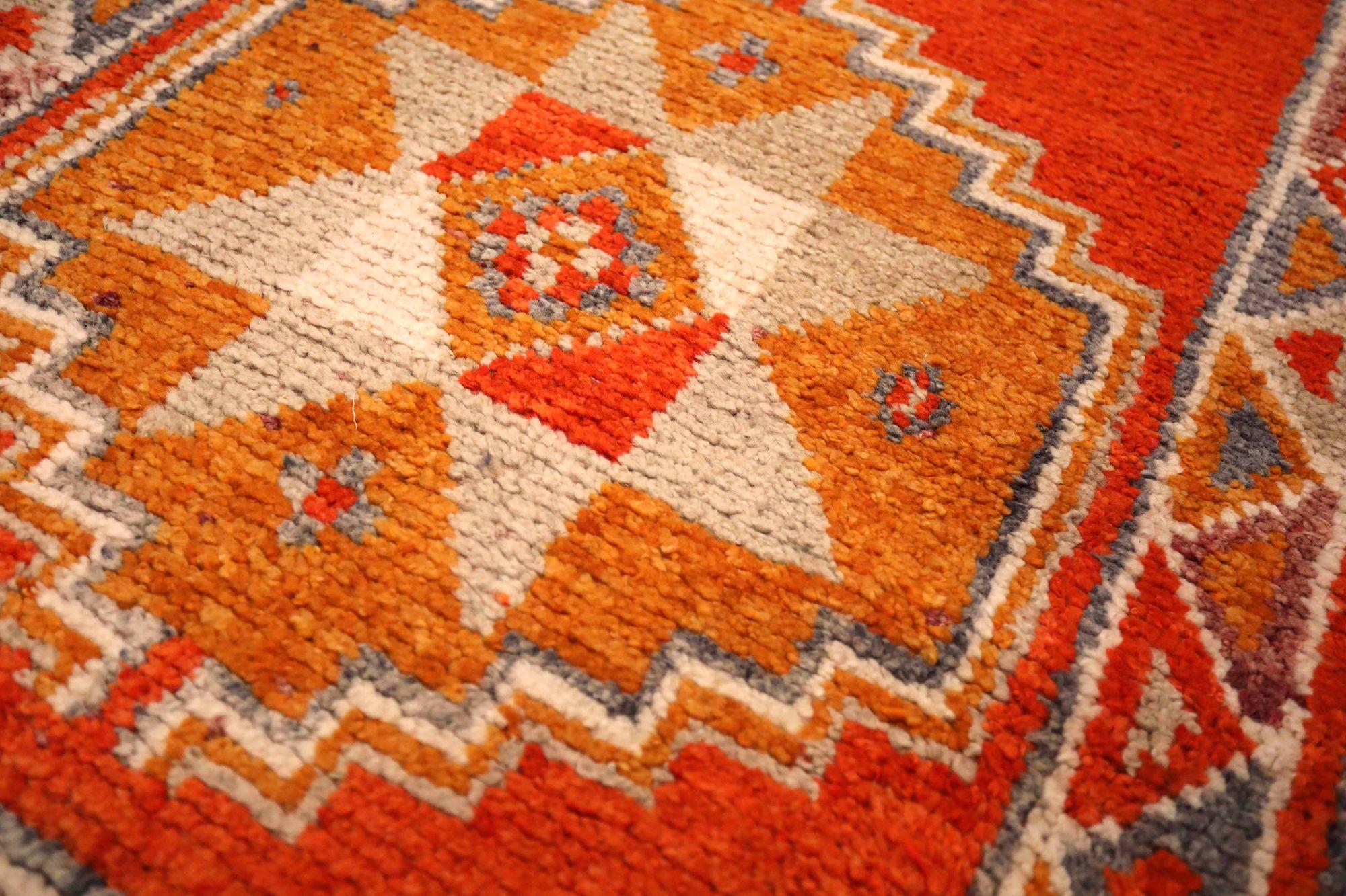 Afghanistan Anatoly Runner Rug - Wool Red Design - 93562 In Excellent Condition For Sale In Dallas, TX